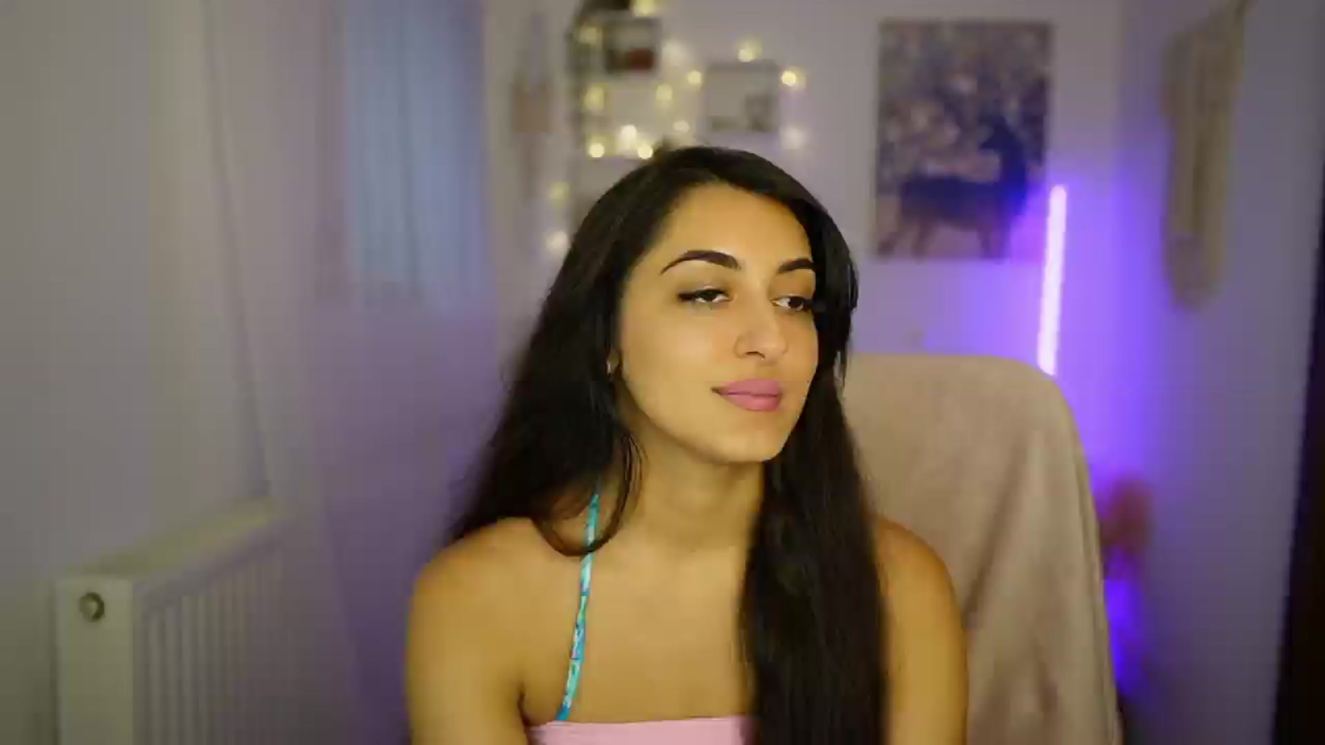 Gallery image thumbnail from Frida_Sante18's myfreecams stream on, 07/02/2024, 18:01 image 16 of 20