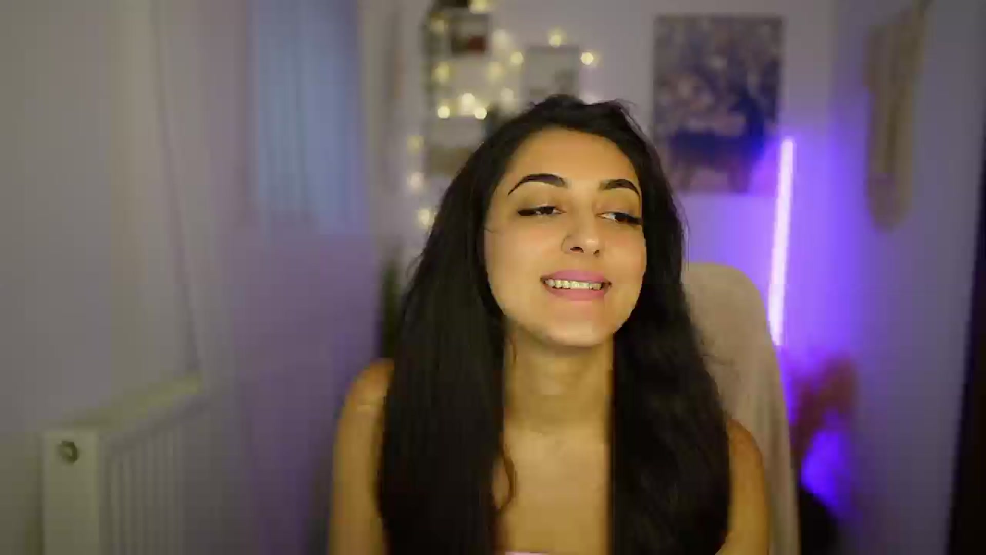 Gallery image thumbnail from Frida_Sante18's myfreecams stream on, 07/02/2024, 18:01 image 5 of 20