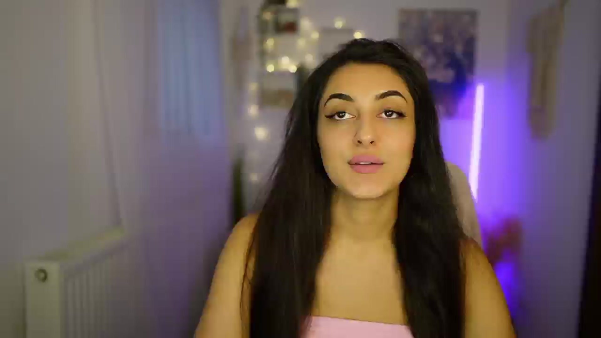 Gallery image thumbnail from Frida_Sante18's myfreecams stream on, 07/02/2024, 18:01 image 3 of 20
