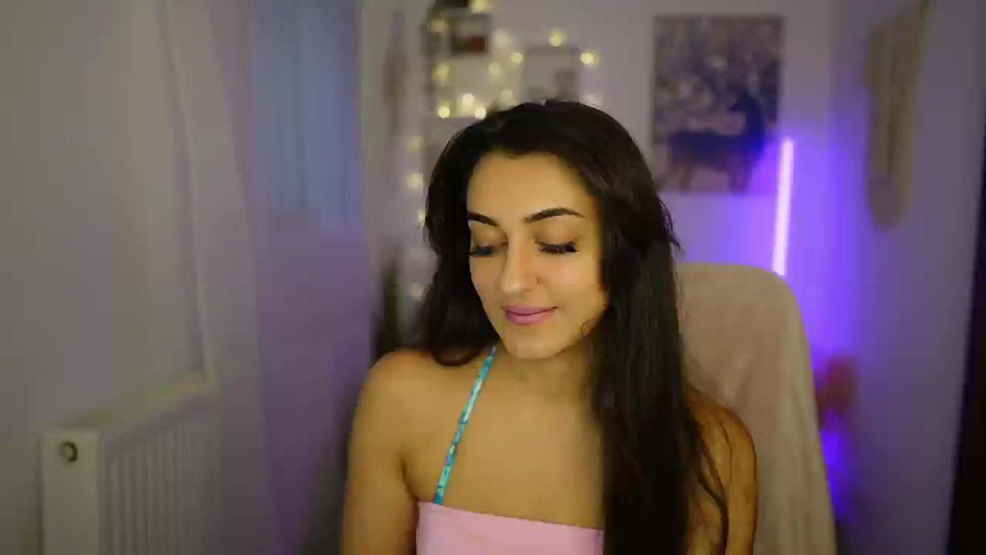 Gallery image thumbnail from Frida_Sante18's myfreecams stream on, 07/02/2024, 18:01 image 8 of 20