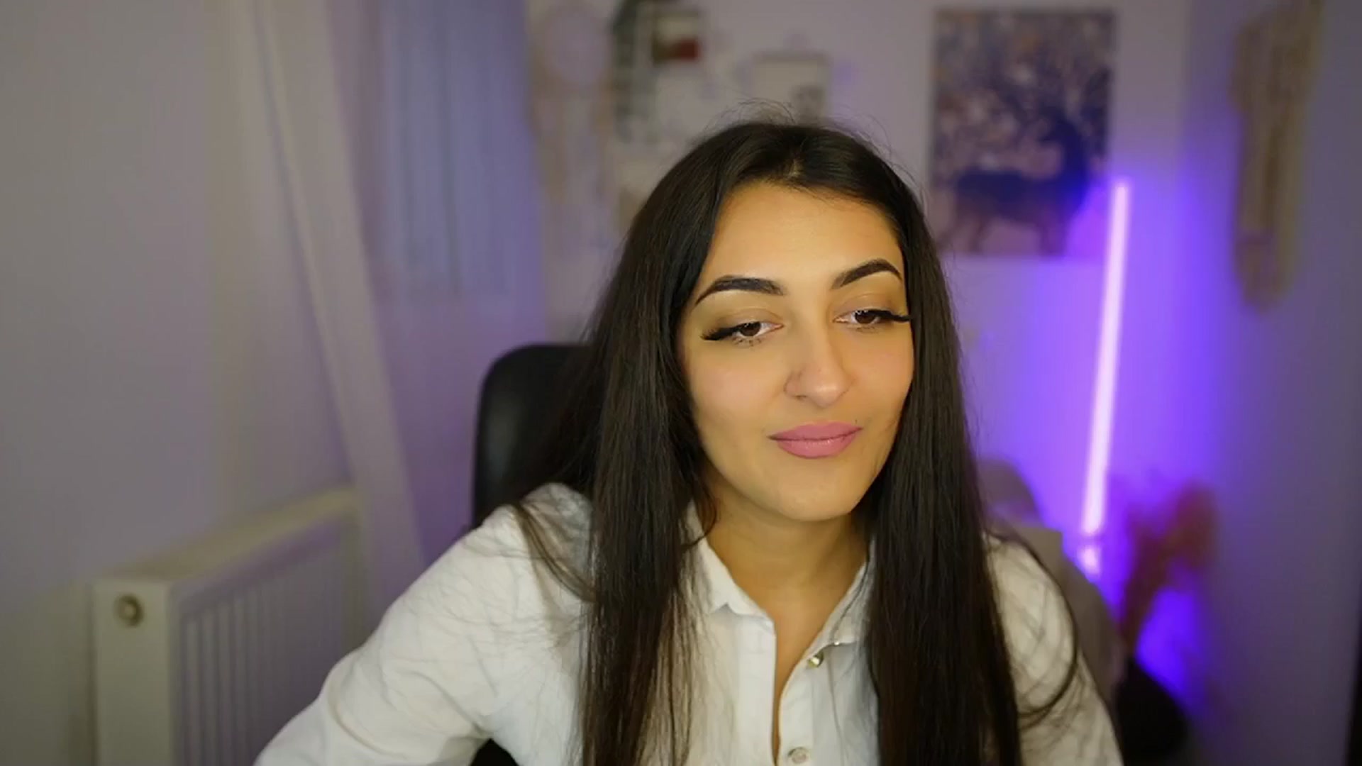 Gallery image thumbnail from Frida_Sante18's myfreecams stream on, 07/03/2024, 16:33 image 18 of 20