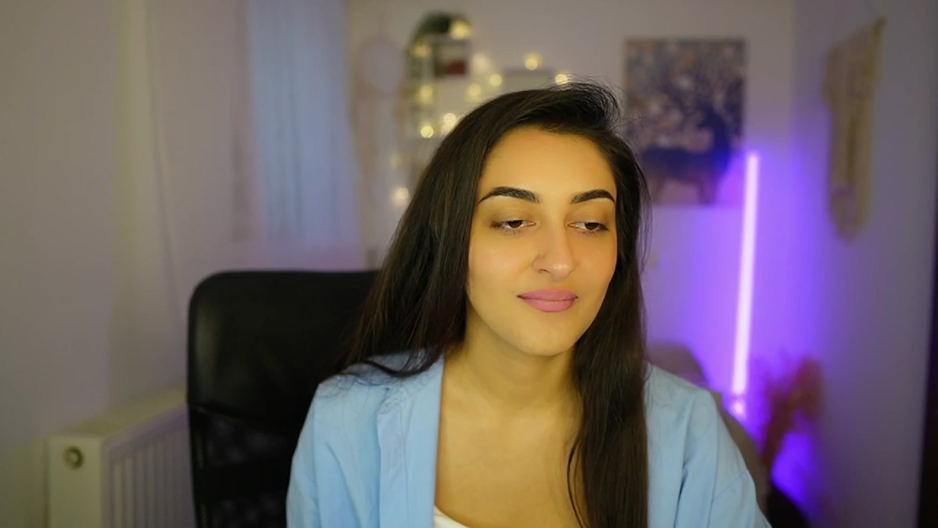 Gallery image thumbnail from Frida_Sante18's myfreecams stream on, 07/04/2024, 14:38 image 3 of 20