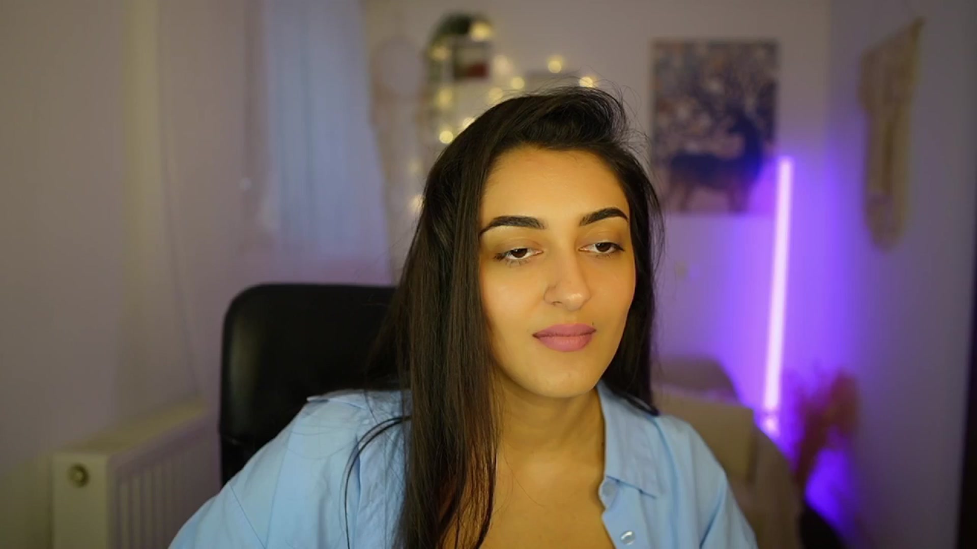 Gallery image thumbnail from Frida_Sante18's myfreecams stream on, 07/04/2024, 14:38 image 15 of 20