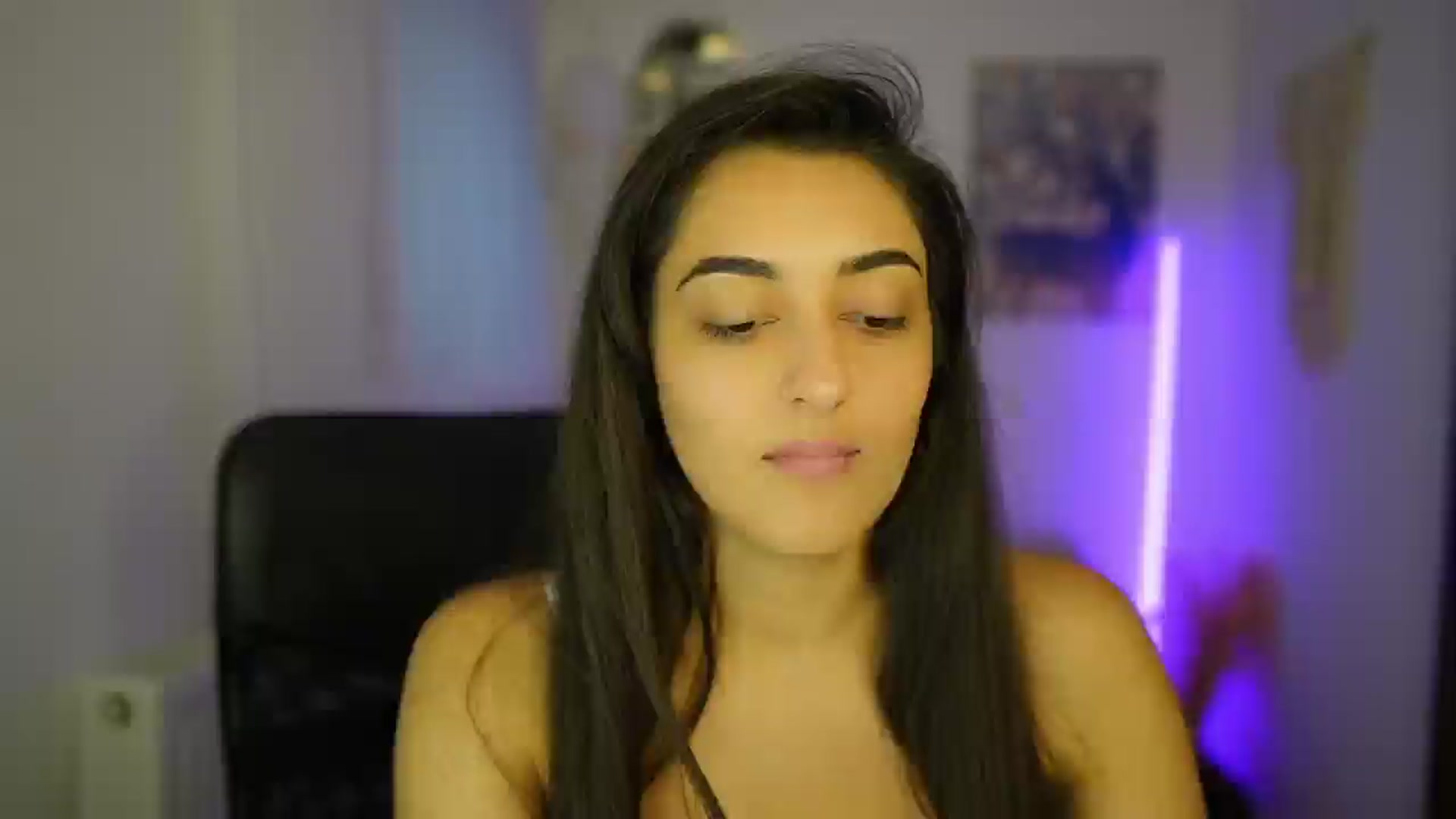 Gallery image thumbnail from Frida_Sante18's myfreecams stream on, 07/04/2024, 16:35 image 19 of 20