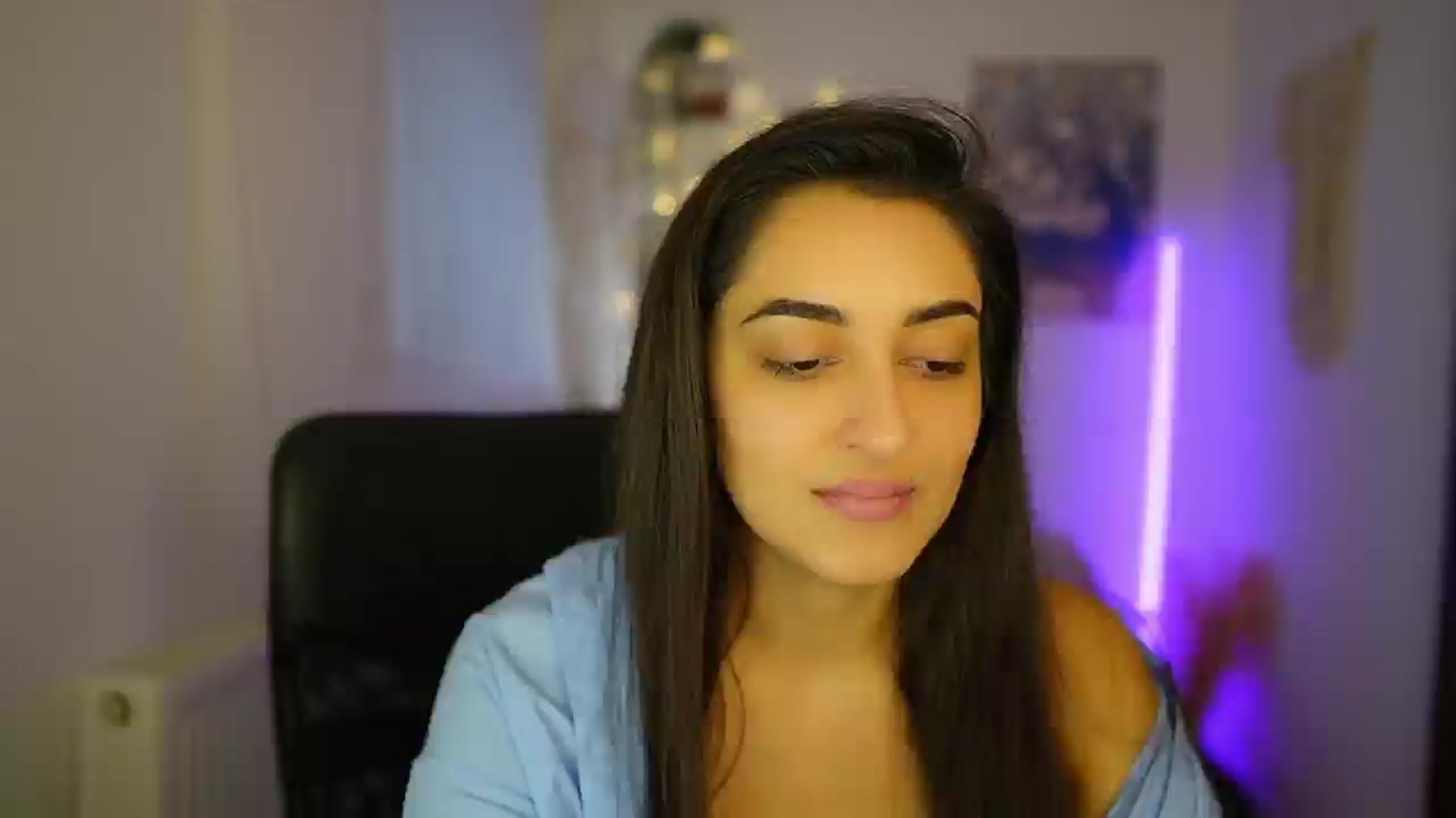 Gallery image thumbnail from Frida_Sante18's myfreecams stream on, 07/04/2024, 16:35 image 3 of 20