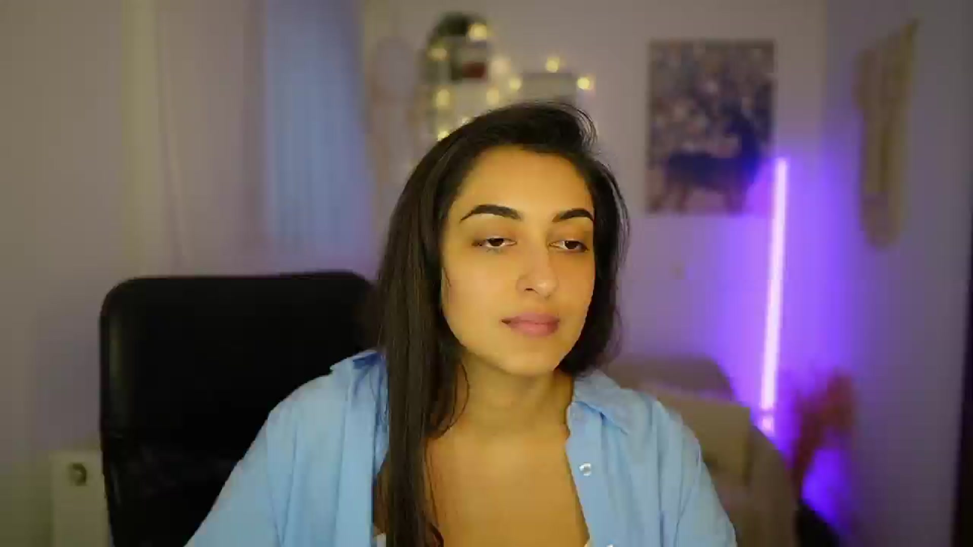 Gallery image thumbnail from Frida_Sante18's myfreecams stream on, 07/04/2024, 16:35 image 13 of 20