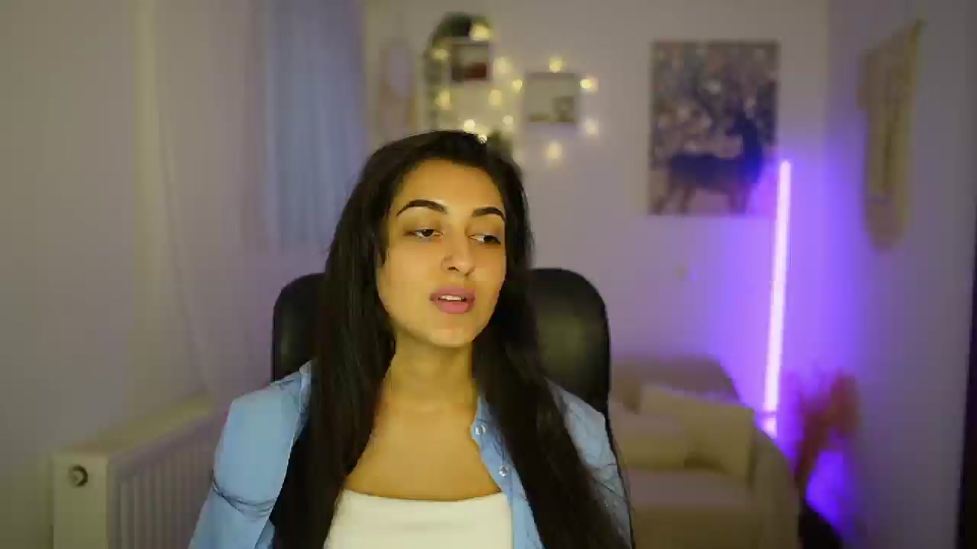 Gallery image thumbnail from Frida_Sante18's myfreecams stream on, 07/04/2024, 17:59 image 18 of 20