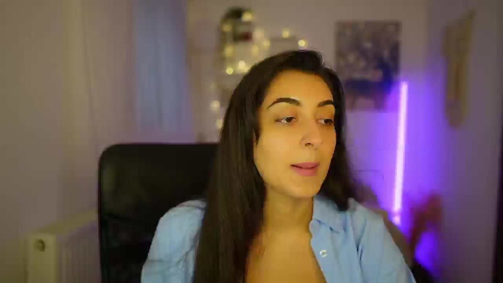 Gallery image thumbnail from Frida_Sante18's myfreecams stream on, 07/04/2024, 17:59 image 12 of 20