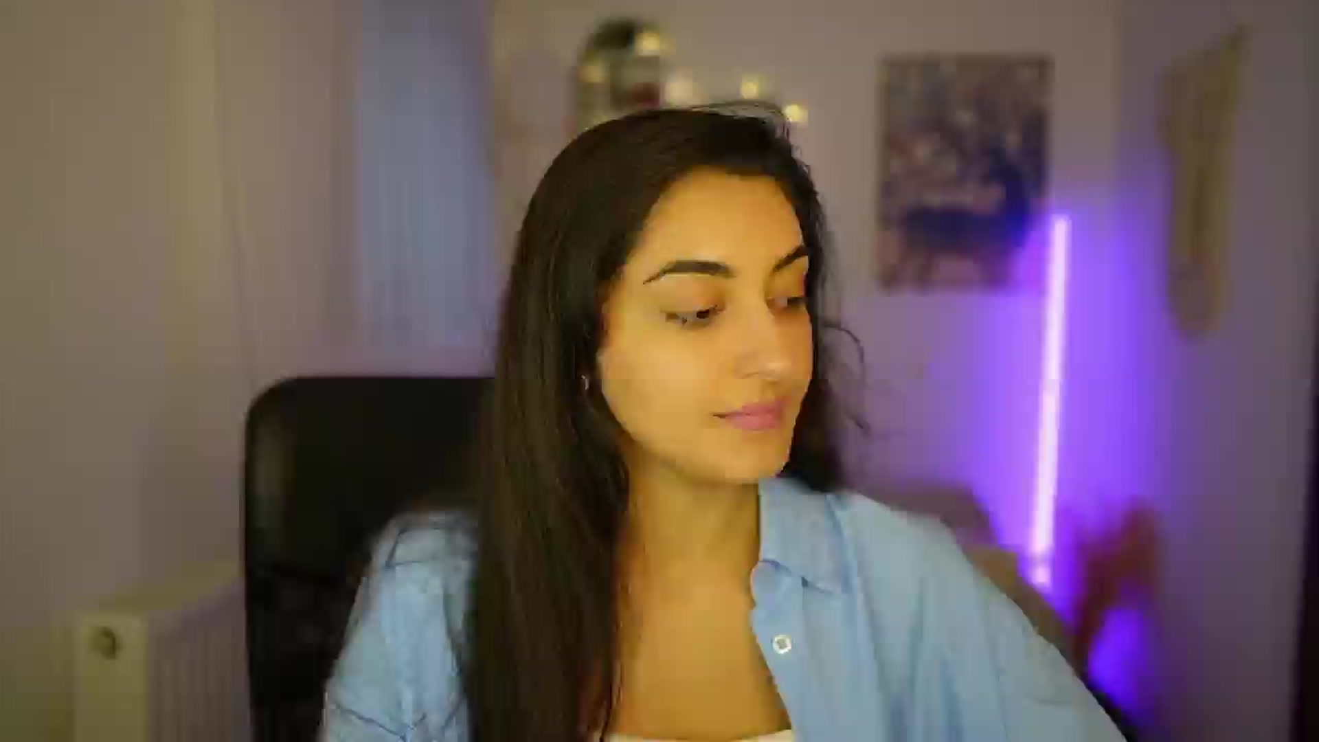 Gallery image thumbnail from Frida_Sante18's myfreecams stream on, 07/04/2024, 17:59 image 10 of 20