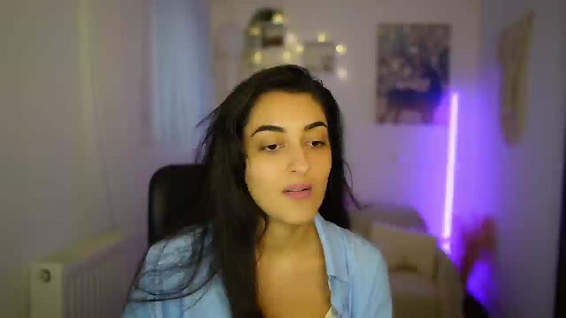 Gallery image thumbnail from Frida_Sante18's myfreecams stream on, 07/04/2024, 17:59 image 2 of 20