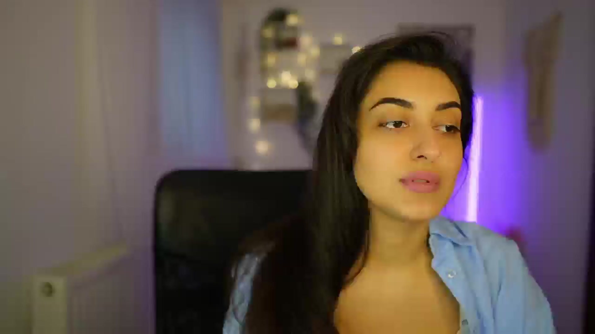 Gallery image thumbnail from Frida_Sante18's myfreecams stream on, 07/04/2024, 17:59 image 6 of 20