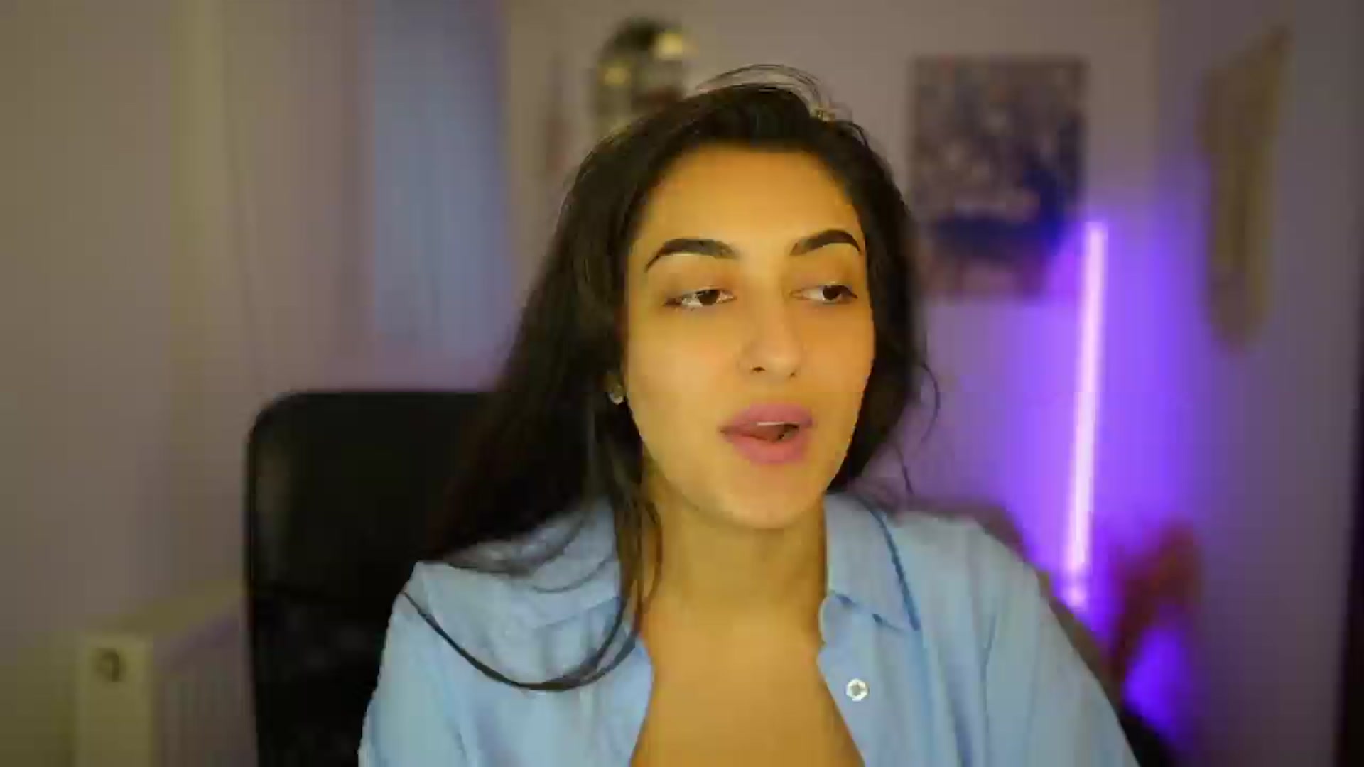 Gallery image thumbnail from Frida_Sante18's myfreecams stream on, 07/04/2024, 17:59 image 8 of 20
