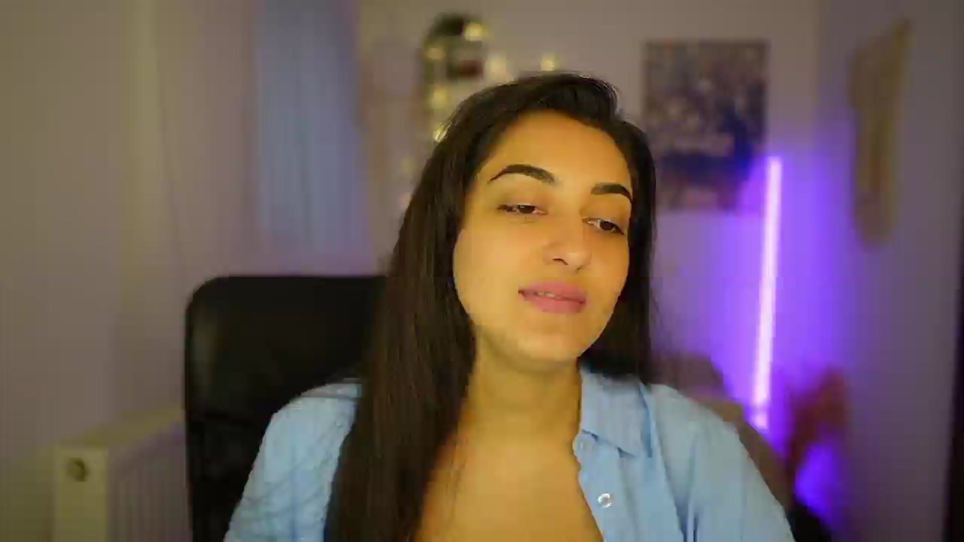 Gallery image thumbnail from Frida_Sante18's myfreecams stream on, 07/04/2024, 17:59 image 11 of 20