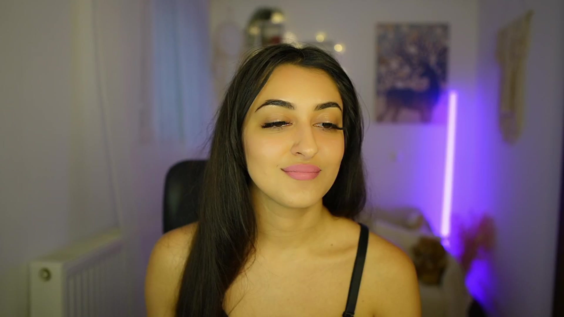 Gallery image thumbnail from Frida_Sante18's myfreecams stream on, 07/05/2024, 15:03 image 19 of 20