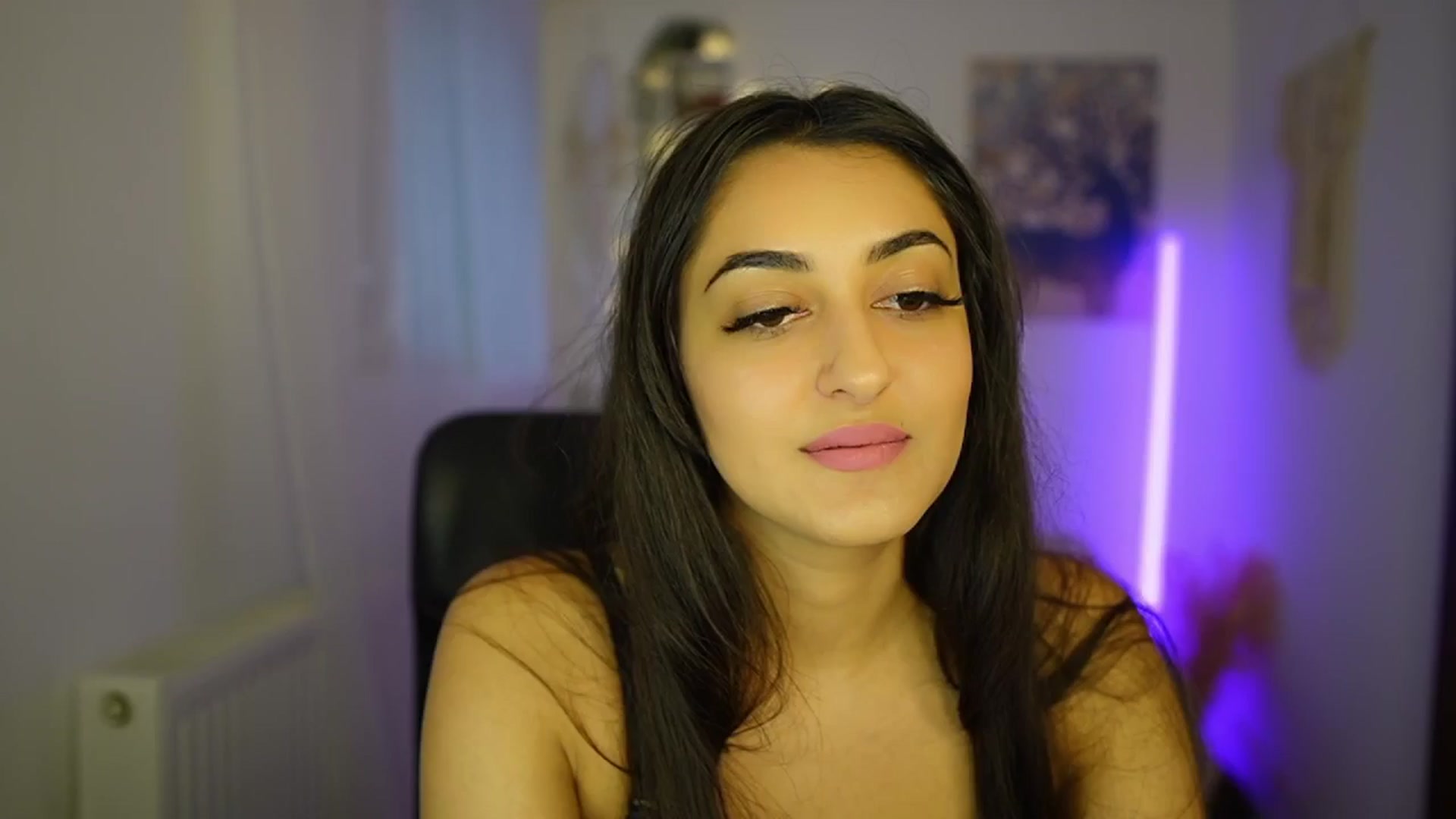 Gallery image thumbnail from Frida_Sante18's myfreecams stream on, 07/05/2024, 15:03 image 18 of 20
