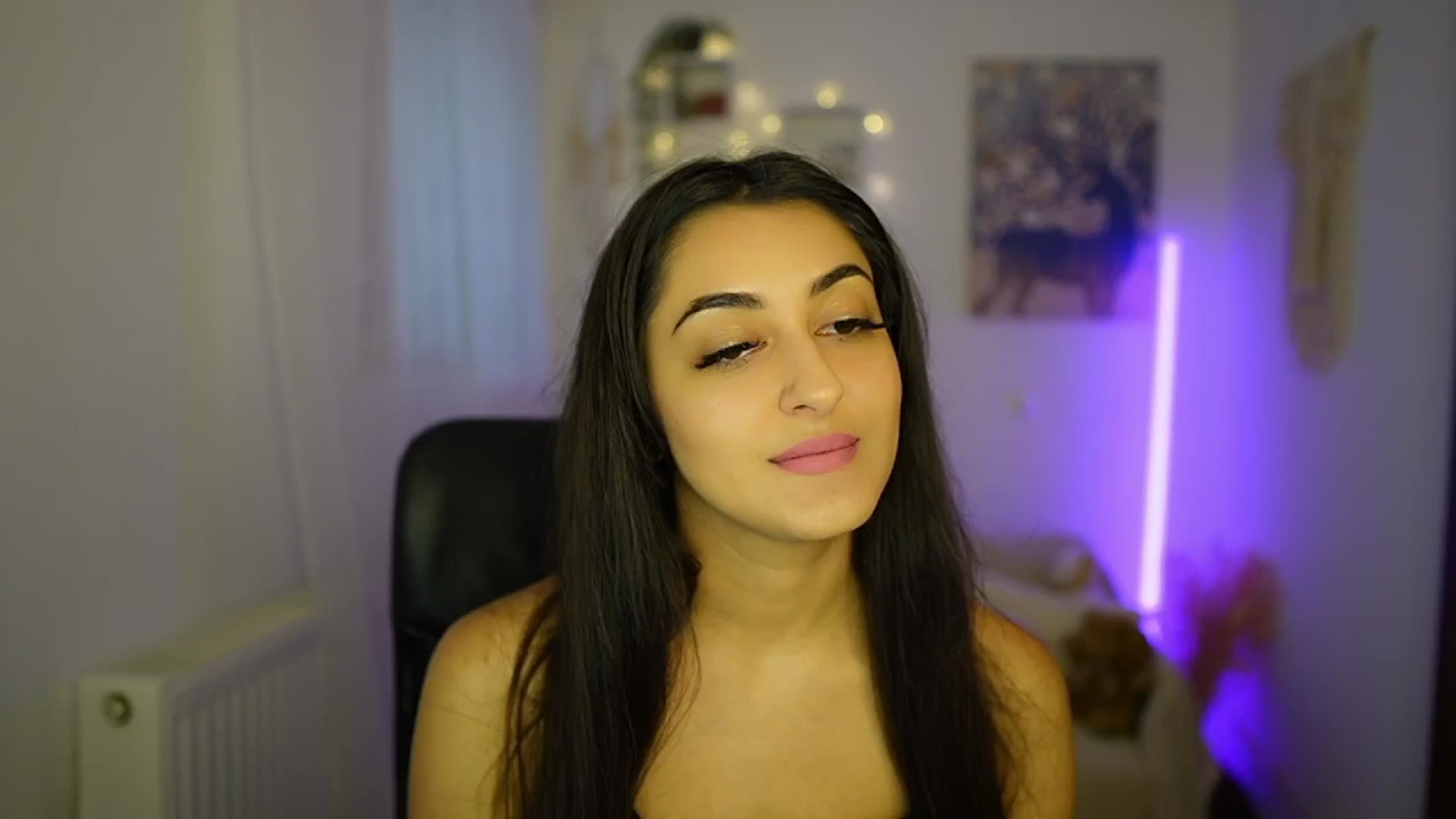 Gallery image thumbnail from Frida_Sante18's myfreecams stream on, 07/05/2024, 15:03 image 9 of 20