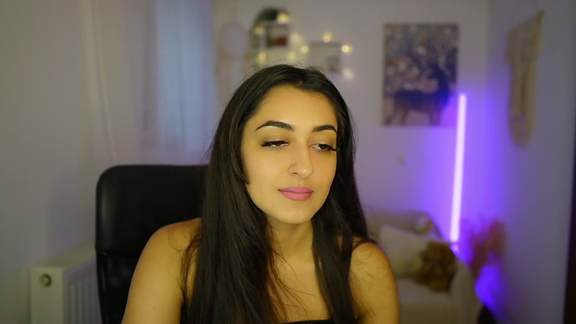 Gallery image thumbnail from Frida_Sante18's myfreecams stream on, 07/05/2024, 15:03 image 4 of 20