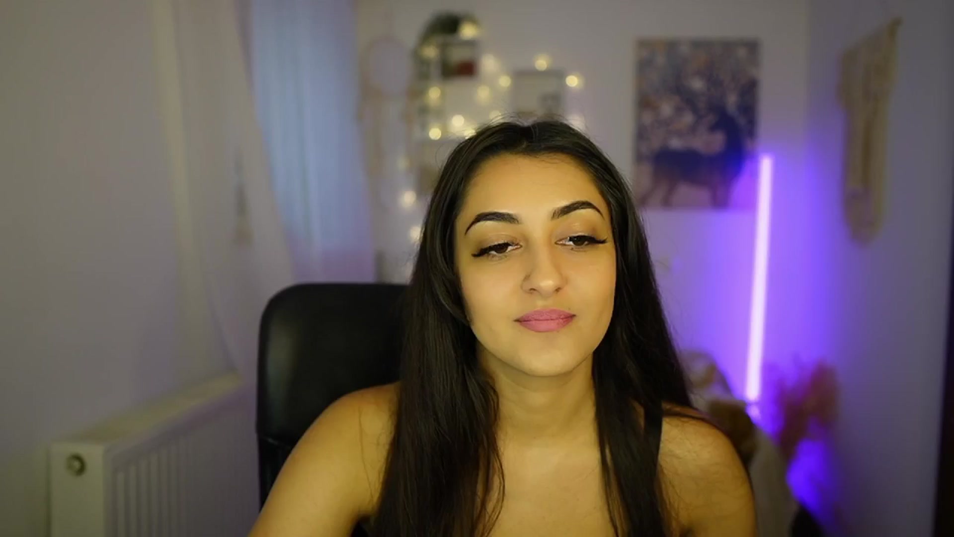 Gallery image thumbnail from Frida_Sante18's myfreecams stream on, 07/05/2024, 15:03 image 6 of 20