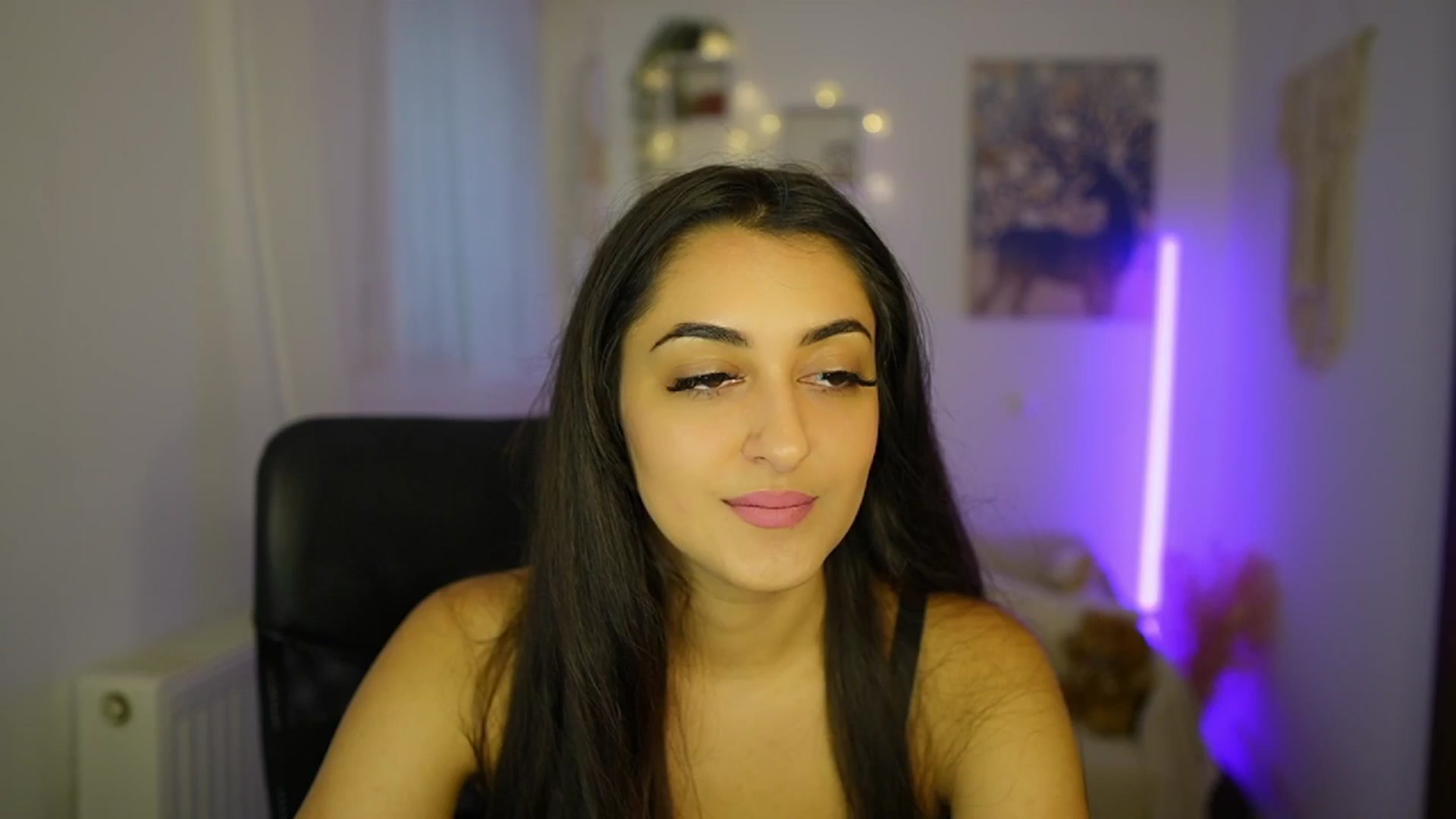 Gallery image thumbnail from Frida_Sante18's myfreecams stream on, 07/05/2024, 15:03 image 3 of 20