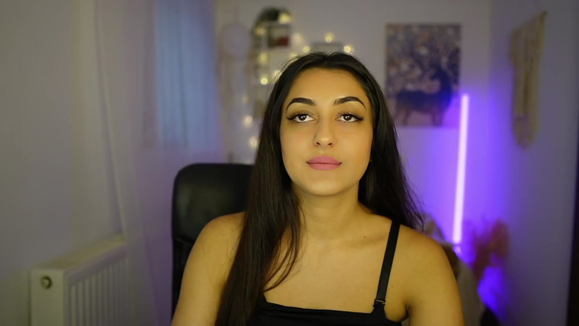 Gallery image thumbnail from Frida_Sante18's myfreecams stream on, 07/05/2024, 15:03 image 13 of 20