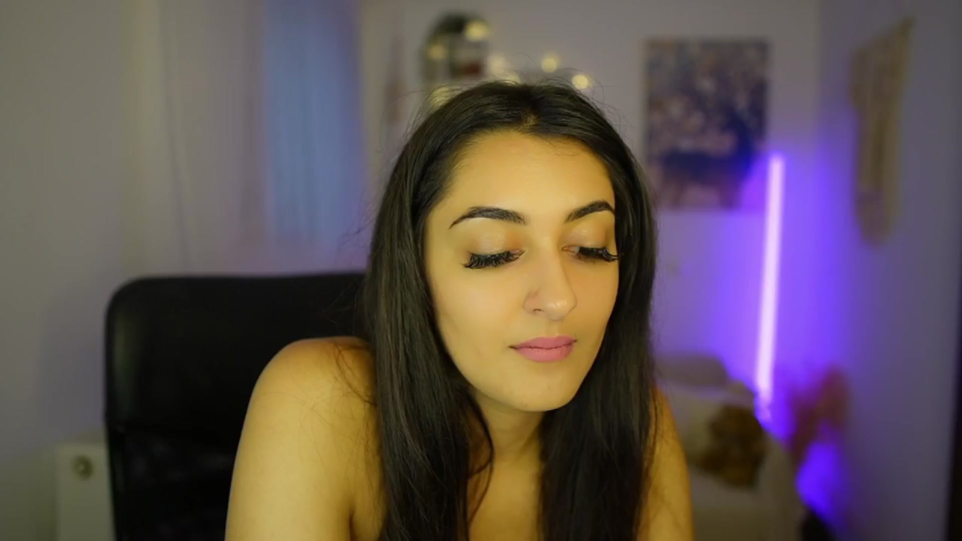 Gallery image thumbnail from Frida_Sante18's myfreecams stream on, 07/05/2024, 16:43 image 12 of 20