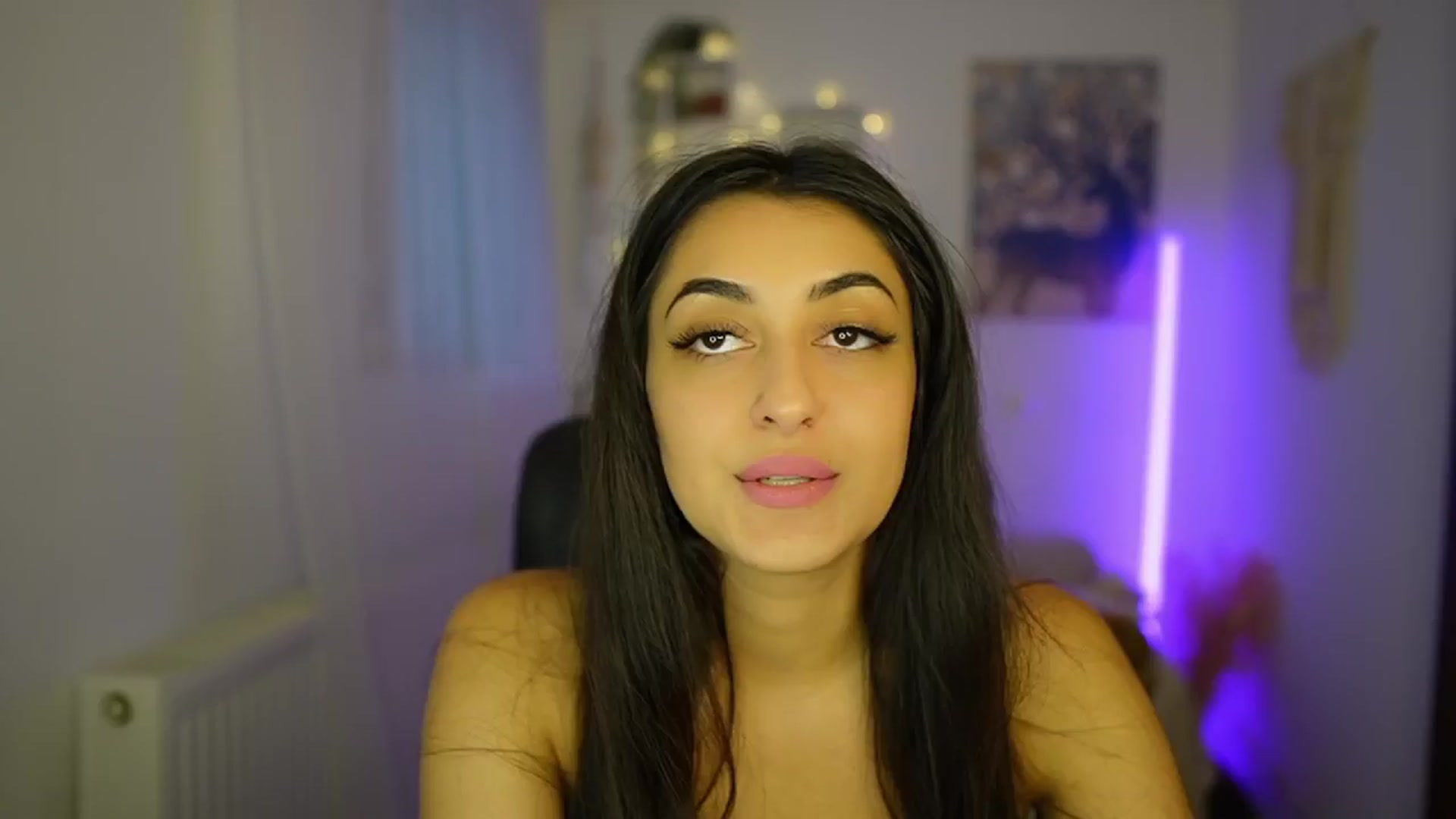 Gallery image thumbnail from Frida_Sante18's myfreecams stream on, 07/05/2024, 16:43 image 1 of 20