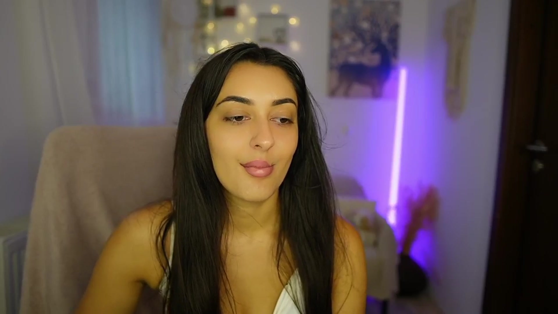Gallery image thumbnail from Frida_Sante18's myfreecams stream on, 07/15/2024, 15:59 image 19 of 20