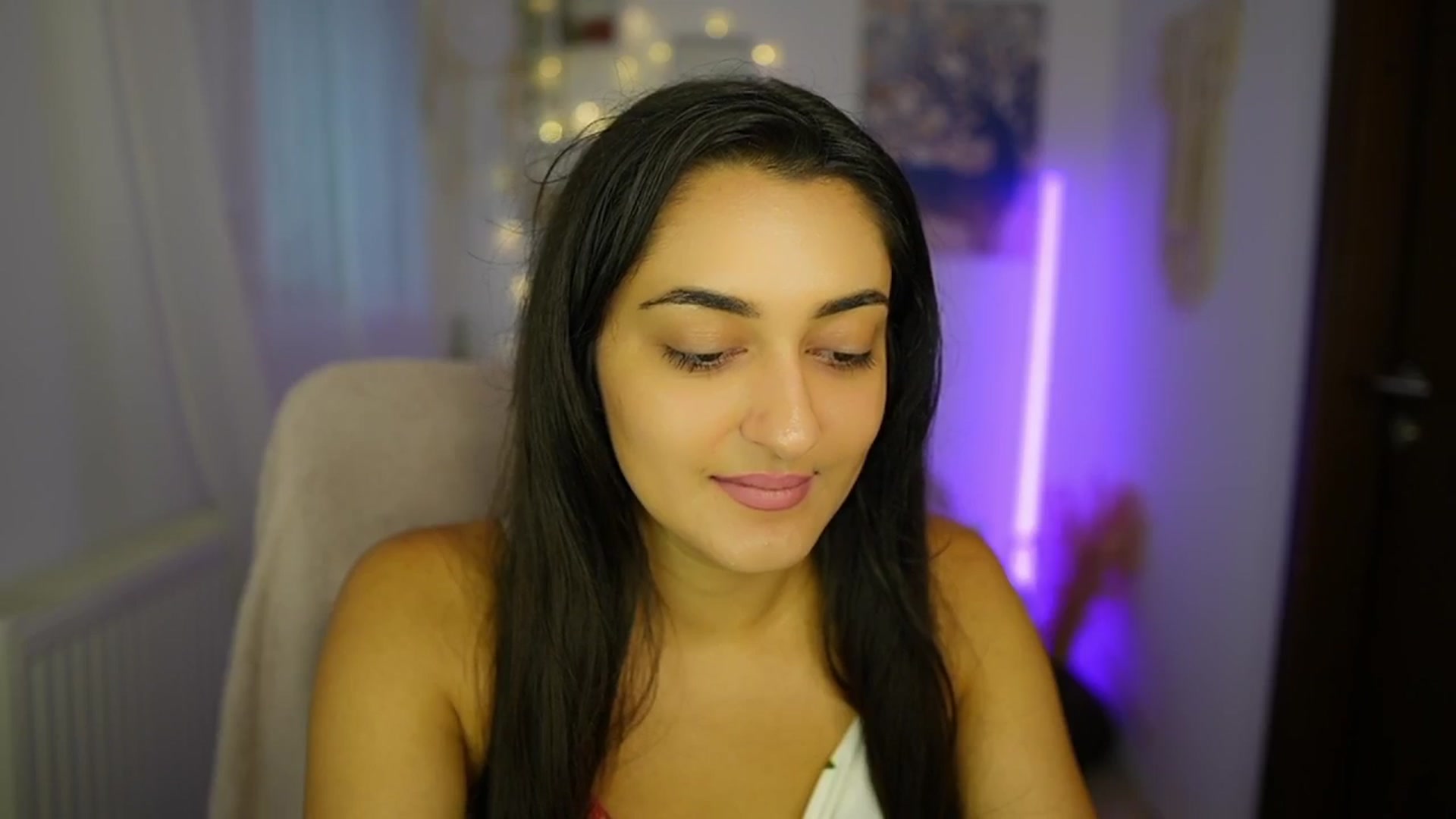 Gallery image thumbnail from Frida_Sante18's myfreecams stream on, 07/15/2024, 15:59 image 9 of 20