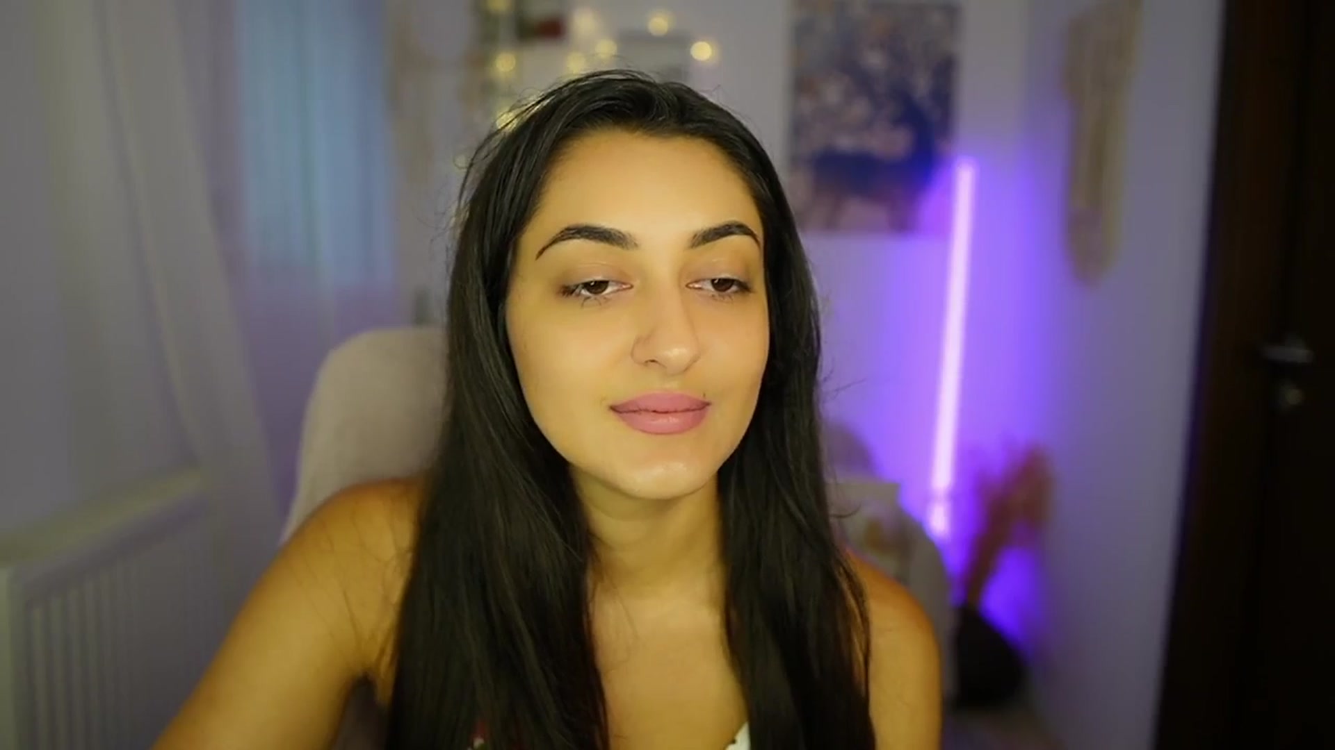 Gallery image thumbnail from Frida_Sante18's myfreecams stream on, 07/15/2024, 15:59 image 8 of 20