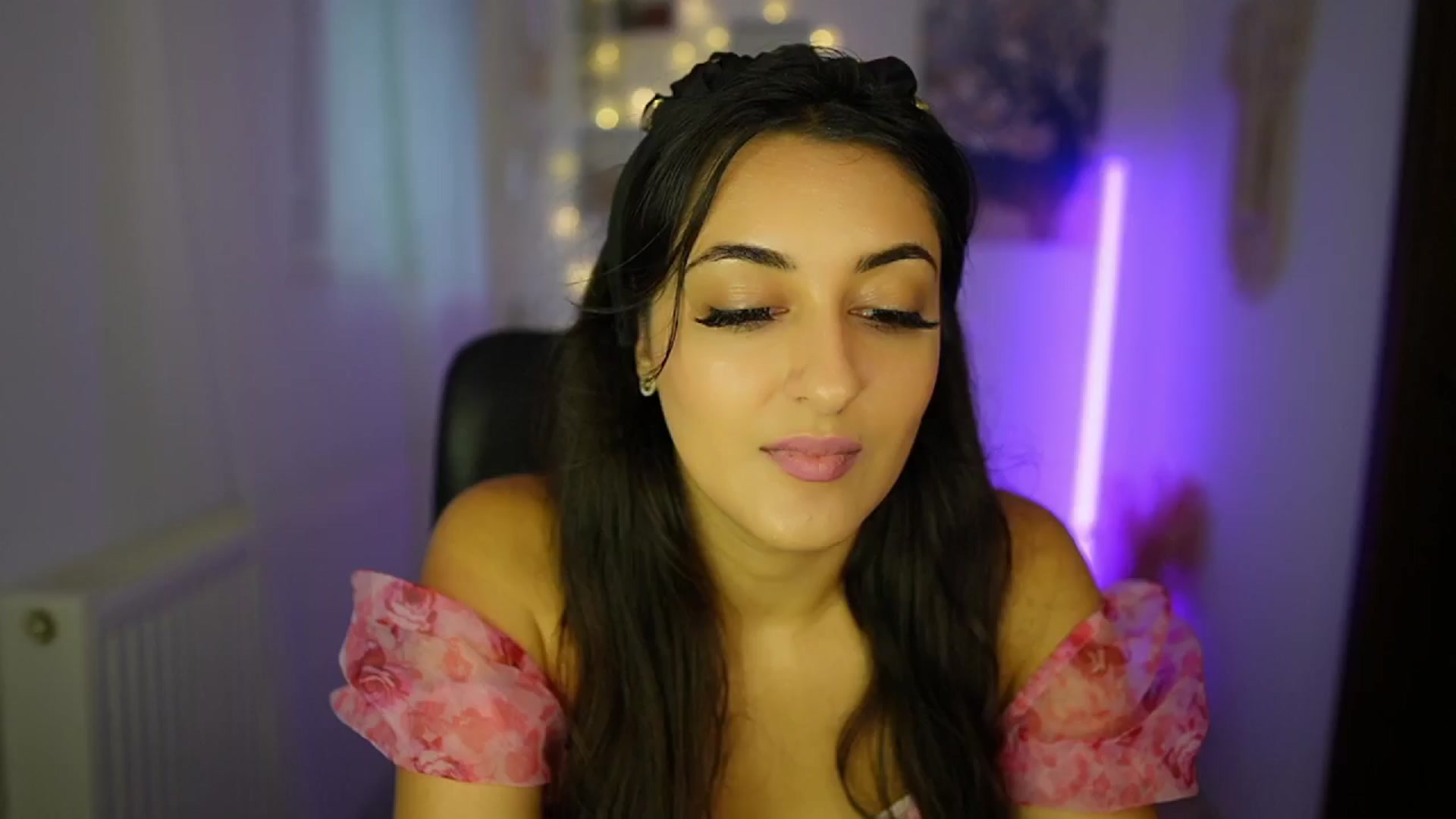 Gallery image thumbnail from Frida_Sante18's myfreecams stream on, 07/18/2024, 14:49 image 13 of 20
