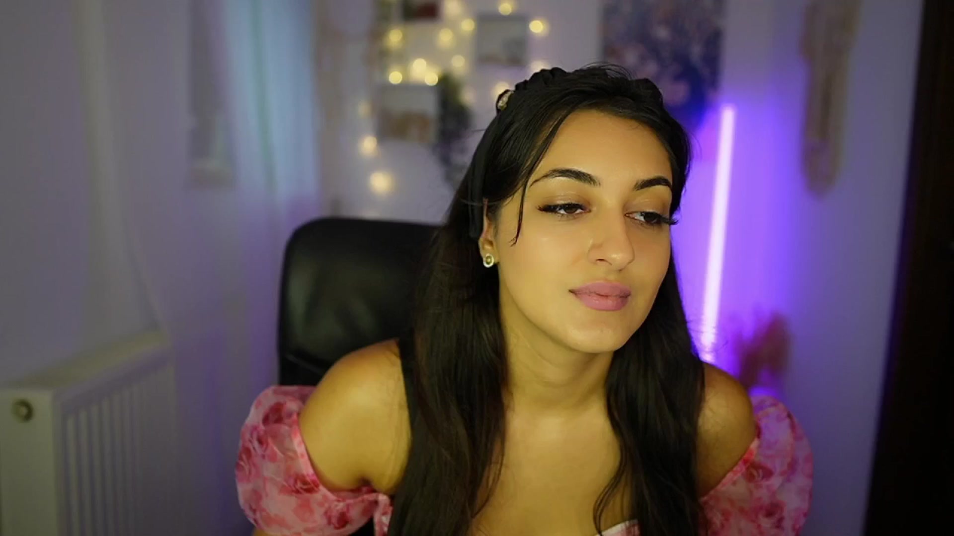 Gallery image thumbnail from Frida_Sante18's myfreecams stream on, 07/18/2024, 14:49 image 12 of 20