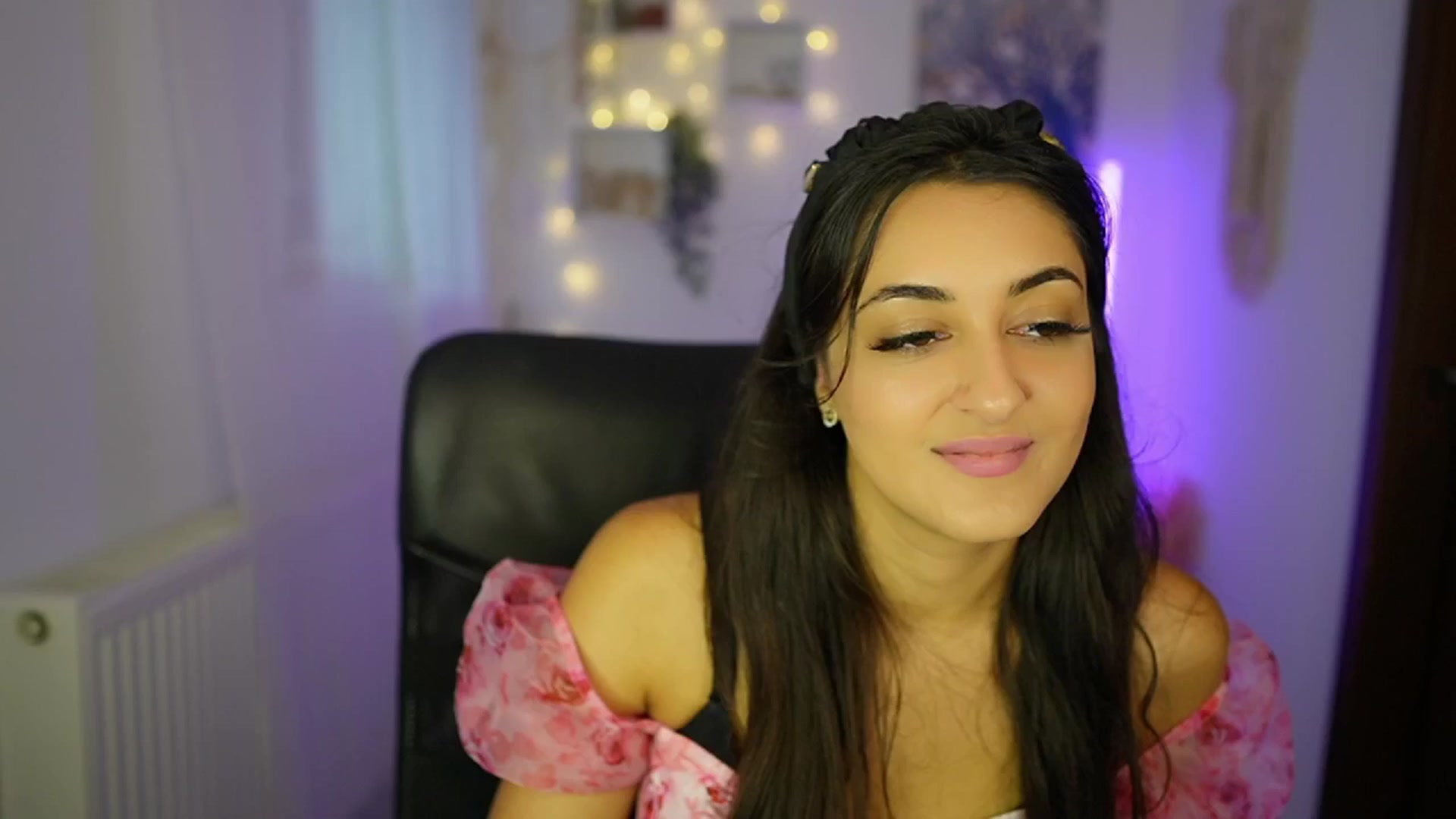 Gallery image thumbnail from Frida_Sante18's myfreecams stream on, 07/18/2024, 14:49 image 7 of 20