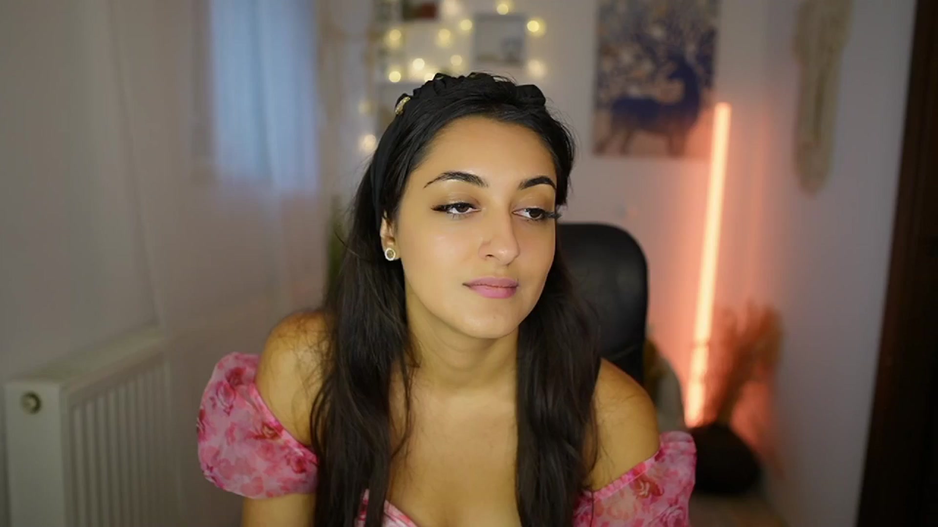 Gallery image thumbnail from Frida_Sante18's myfreecams stream on, 07/18/2024, 16:30 image 16 of 20