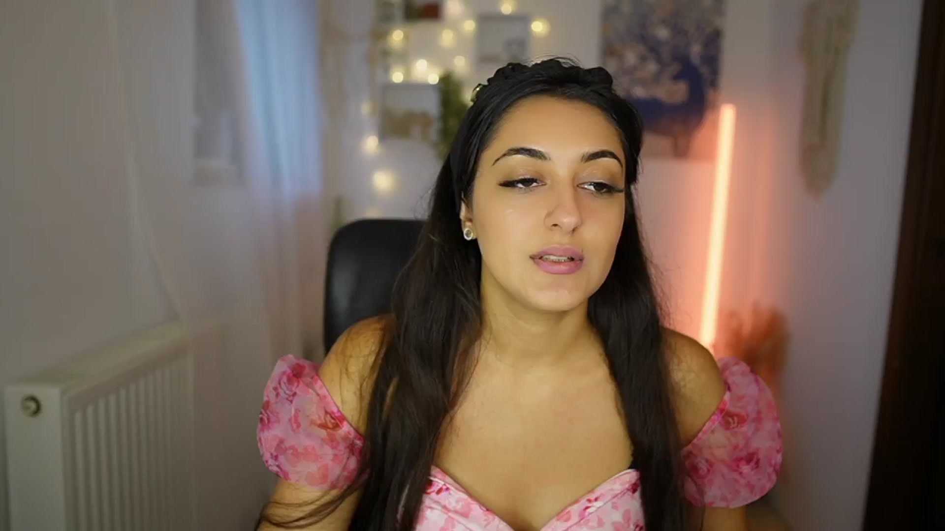 Gallery image thumbnail from Frida_Sante18's myfreecams stream on, 07/18/2024, 16:30 image 9 of 20