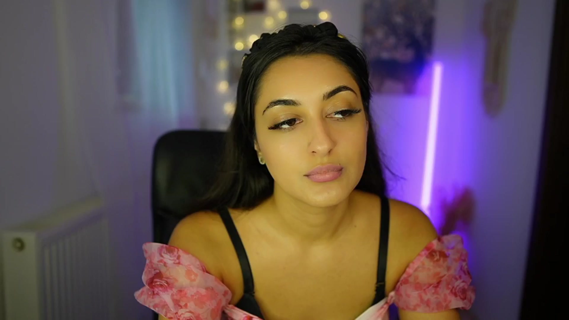 Gallery image thumbnail from Frida_Sante18's myfreecams stream on, 07/18/2024, 16:30 image 5 of 20