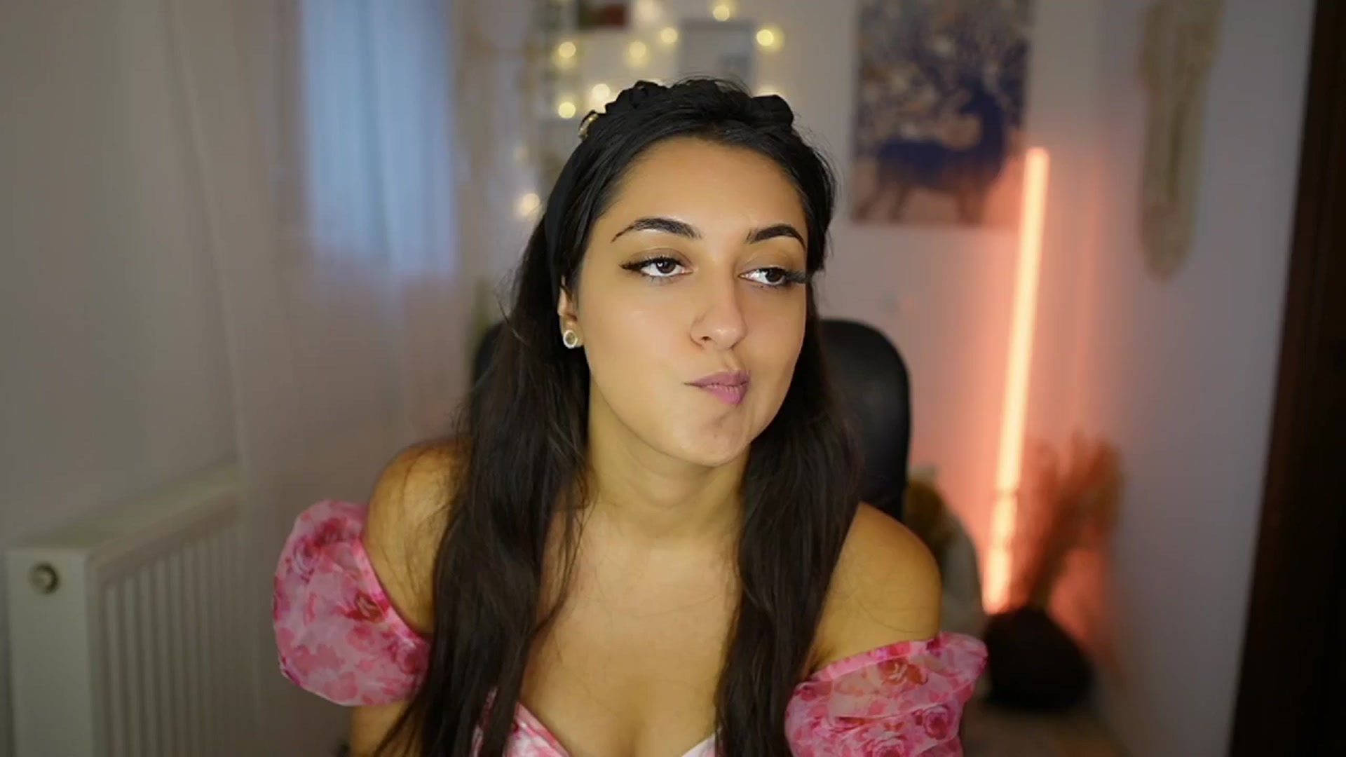 Gallery image thumbnail from Frida_Sante18's myfreecams stream on, 07/18/2024, 16:30 image 11 of 20