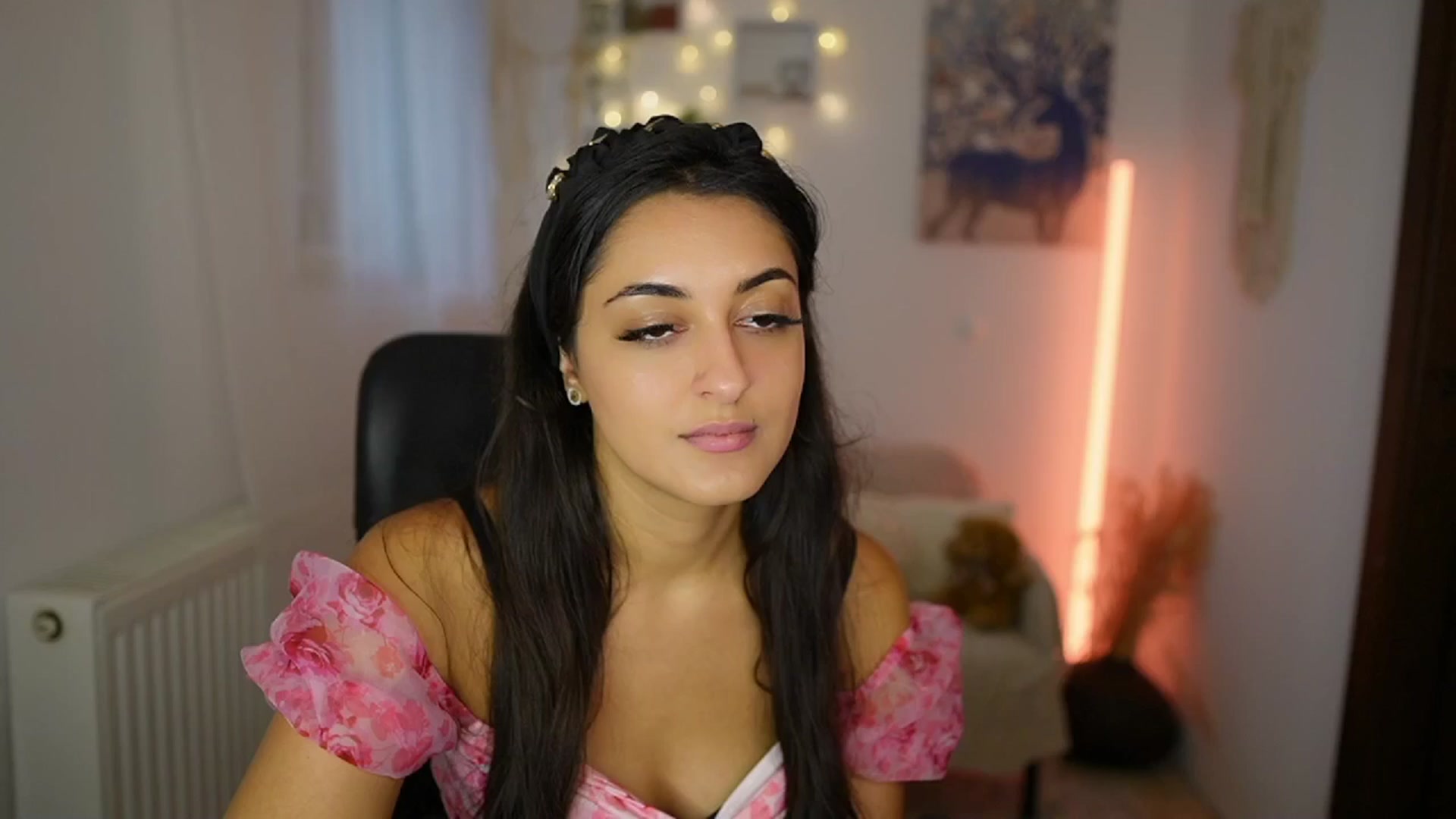 Gallery image thumbnail from Frida_Sante18's myfreecams stream on, 07/18/2024, 17:23 image 4 of 20