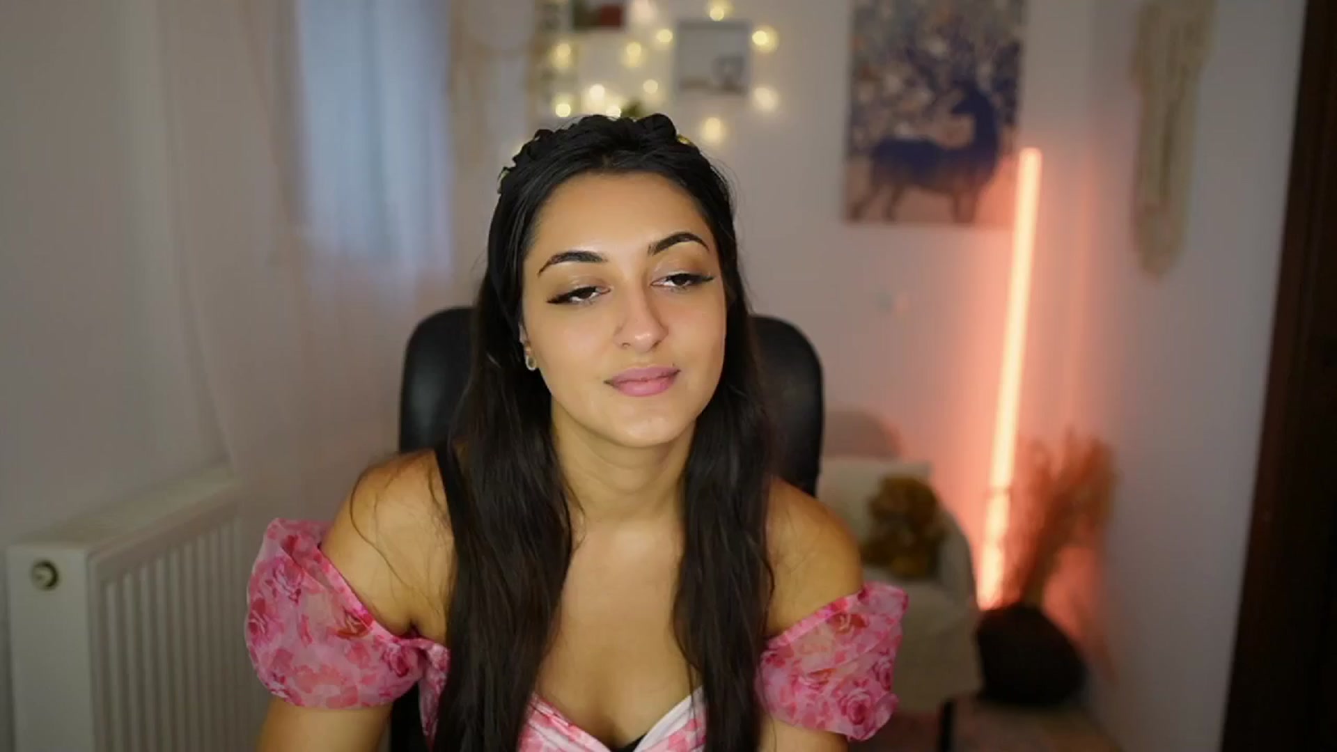 Gallery image thumbnail from Frida_Sante18's myfreecams stream on, 07/18/2024, 17:23 image 7 of 20