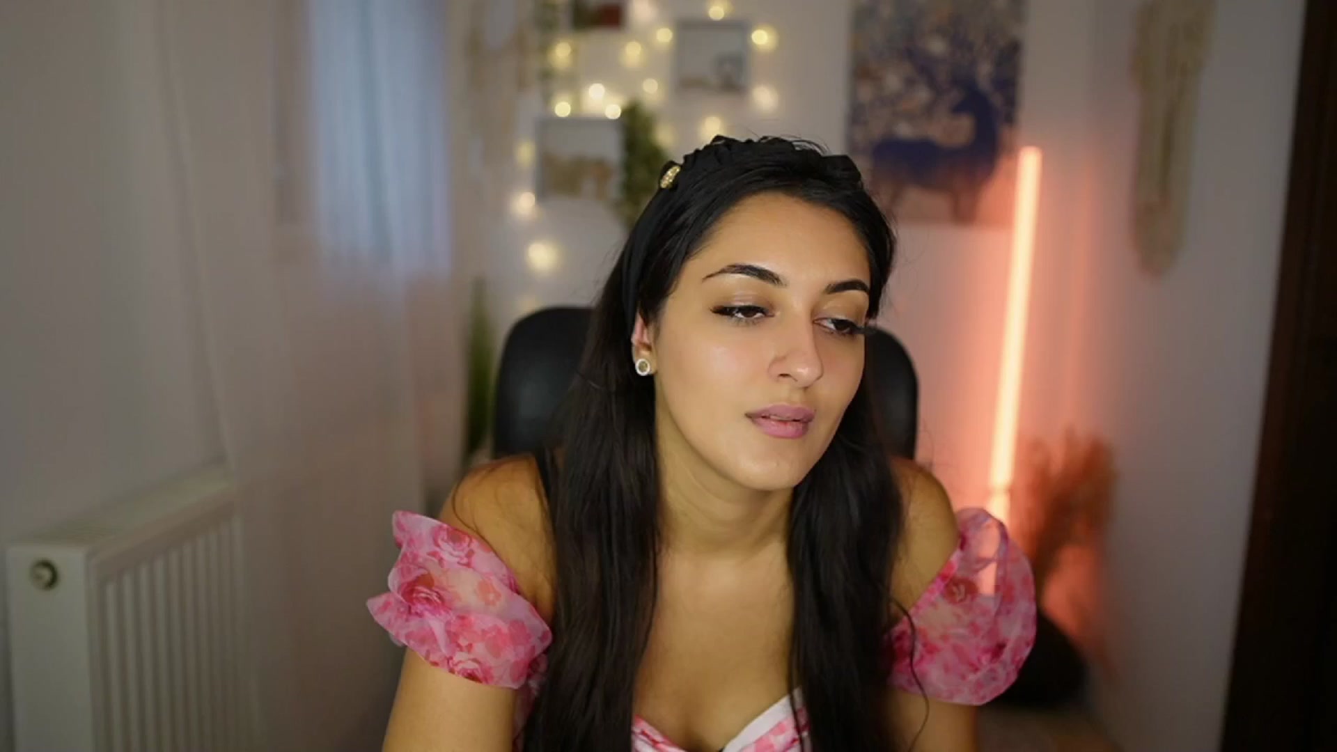 Gallery image thumbnail from Frida_Sante18's myfreecams stream on, 07/18/2024, 17:23 image 10 of 20