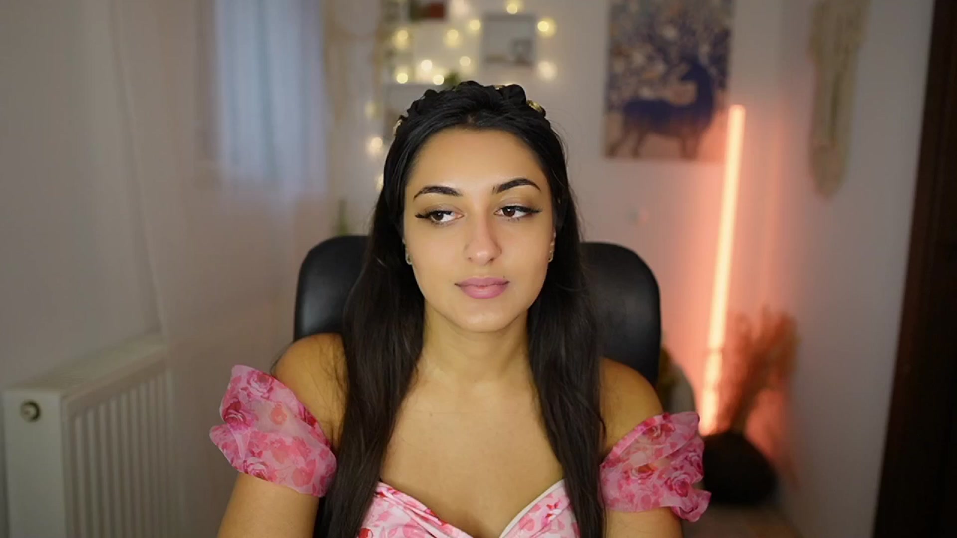 Gallery image thumbnail from Frida_Sante18's myfreecams stream on, 07/18/2024, 17:23 image 18 of 20