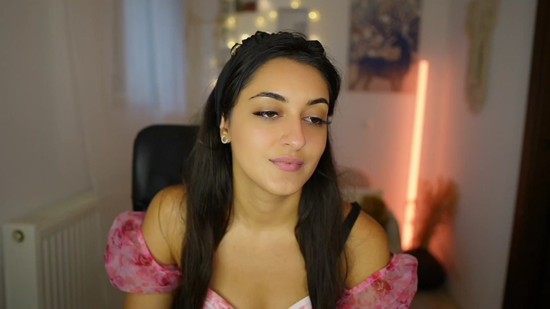 Gallery image thumbnail from Frida_Sante18's myfreecams stream on, 07/18/2024, 17:23 image 1 of 20