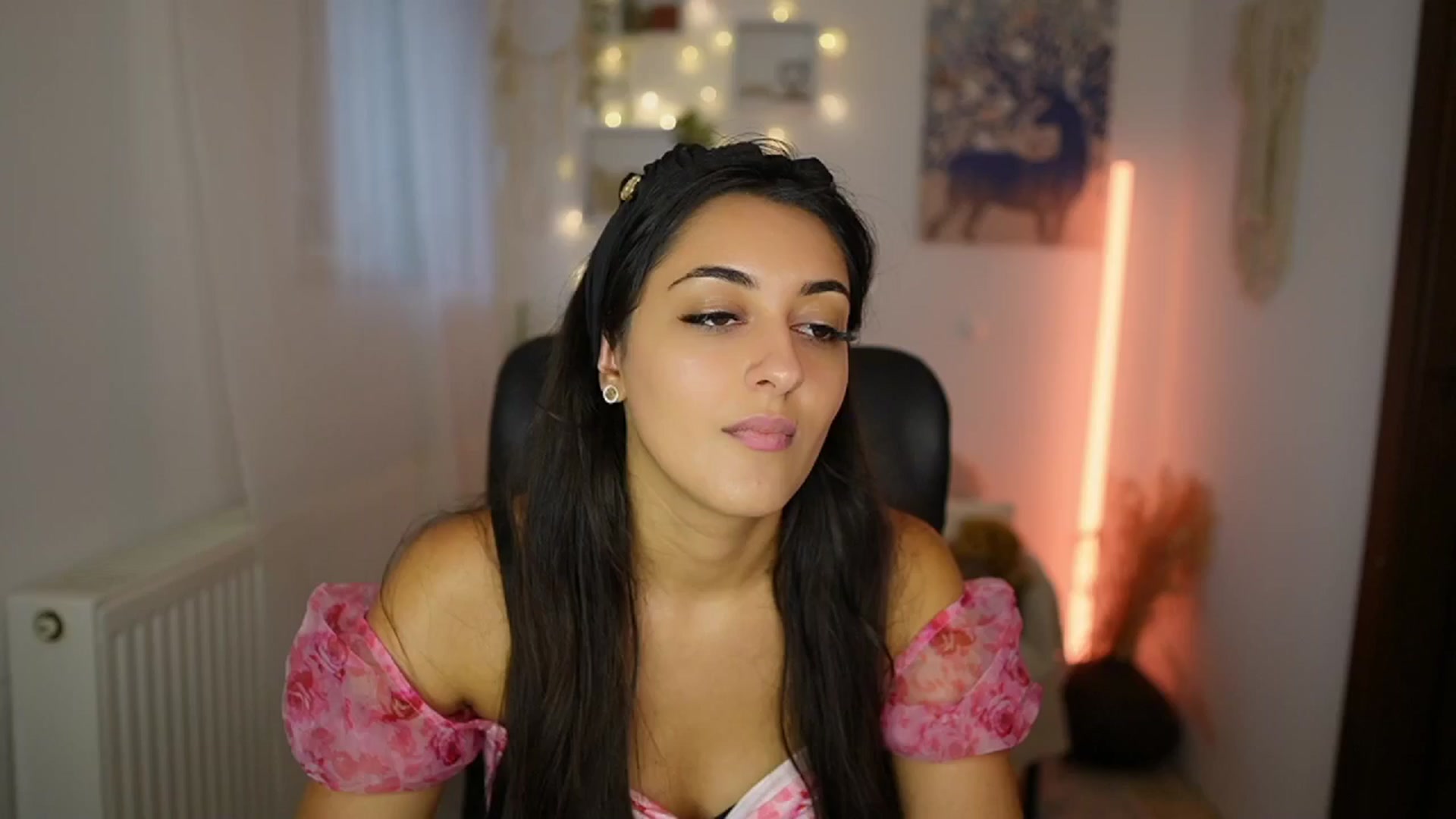 Gallery image thumbnail from Frida_Sante18's myfreecams stream on, 07/18/2024, 17:23 image 15 of 20