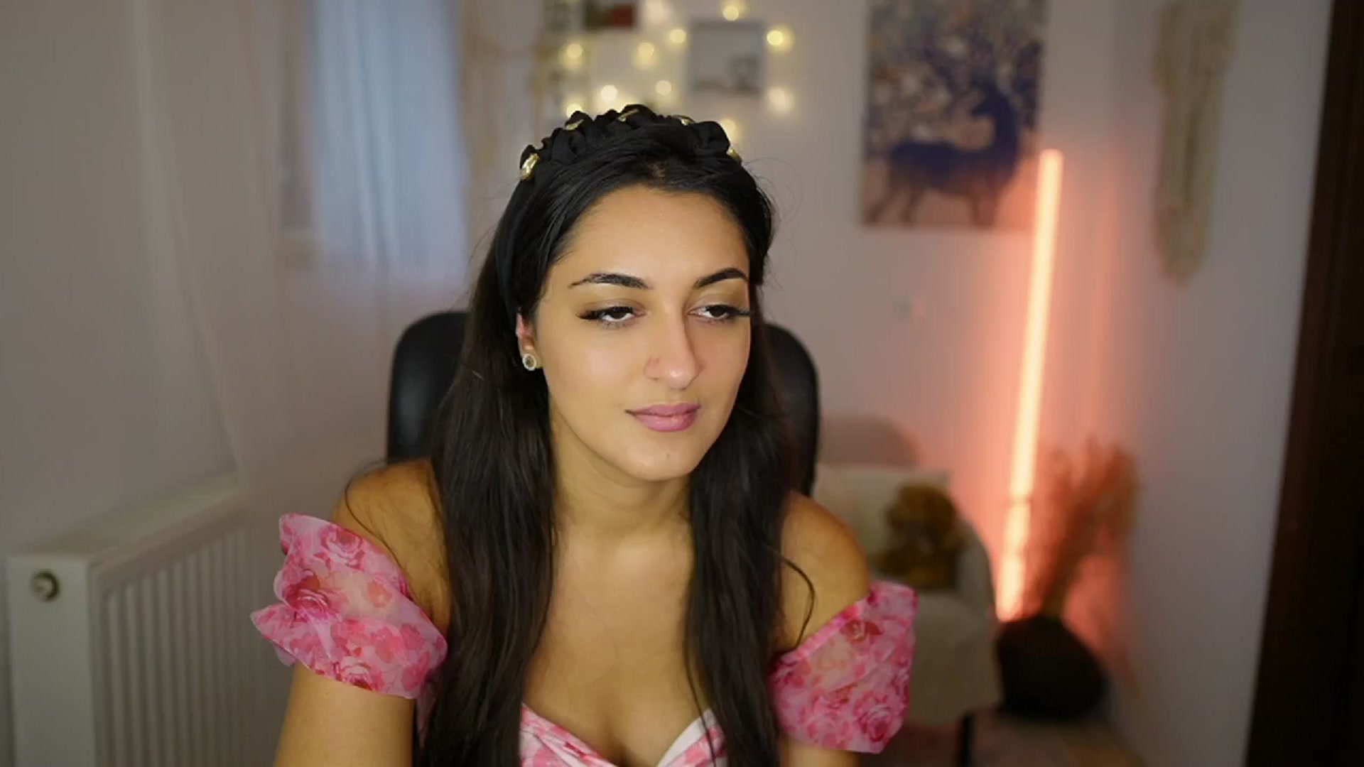 Gallery image thumbnail from Frida_Sante18's myfreecams stream on, 07/18/2024, 17:23 image 8 of 20