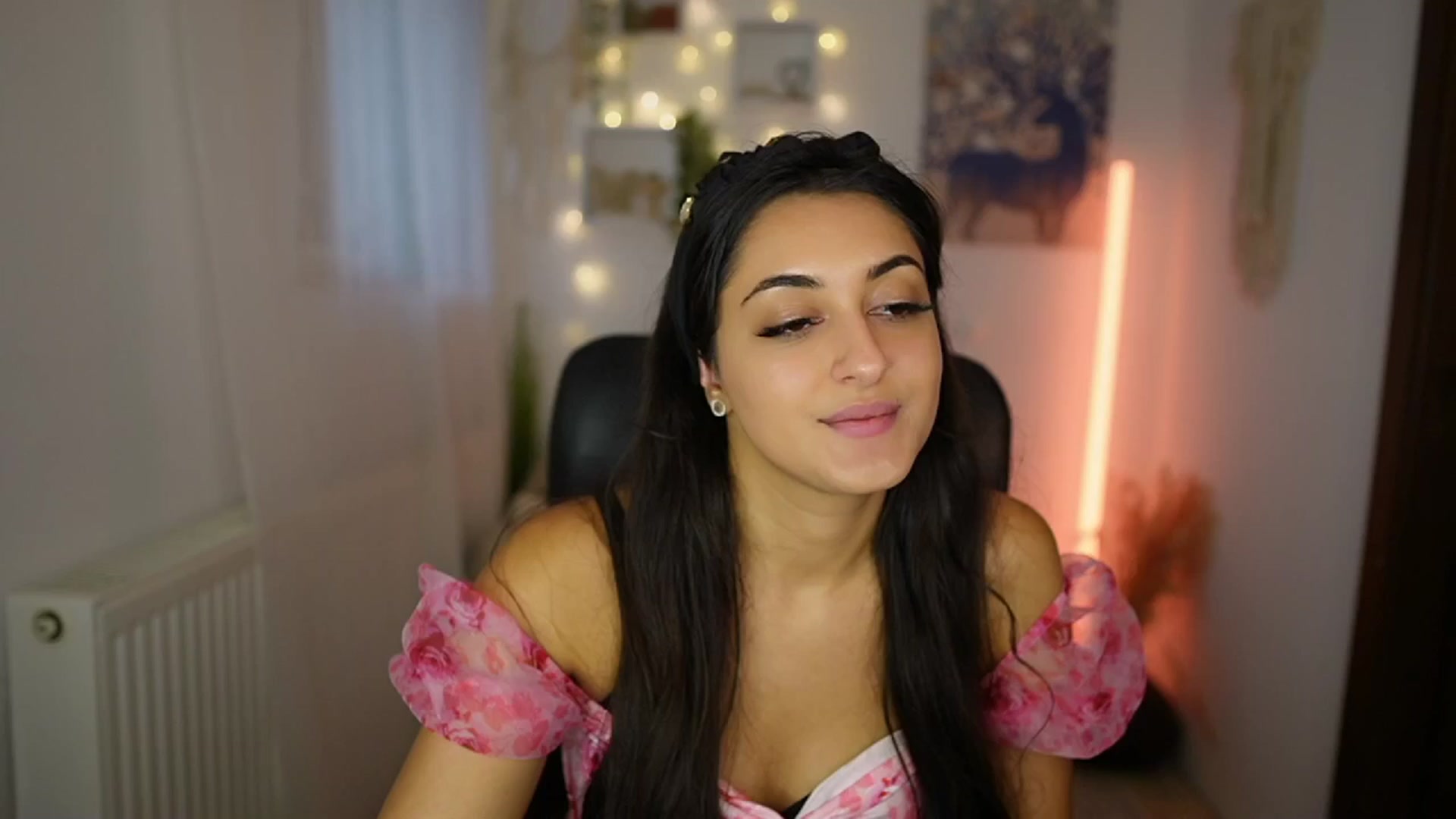Gallery image thumbnail from Frida_Sante18's myfreecams stream on, 07/18/2024, 17:23 image 13 of 20