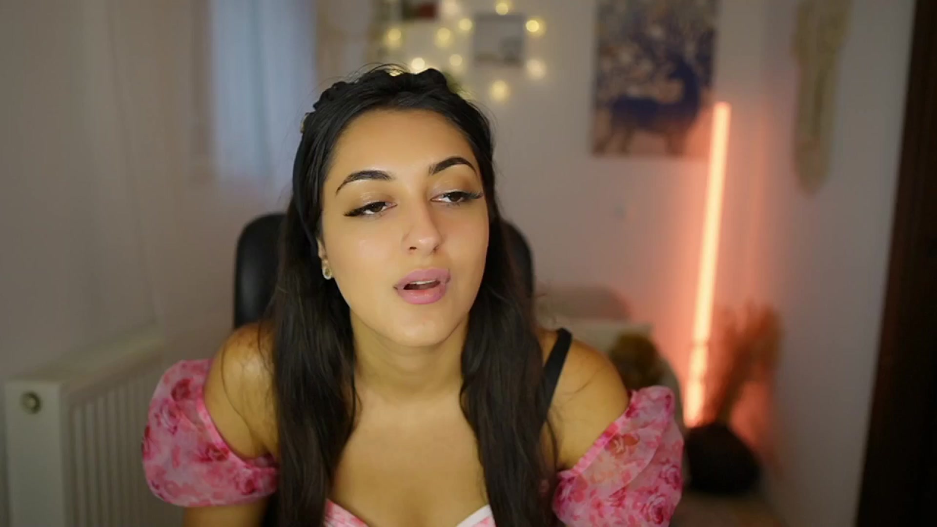 Gallery image thumbnail from Frida_Sante18's myfreecams stream on, 07/18/2024, 17:23 image 3 of 20