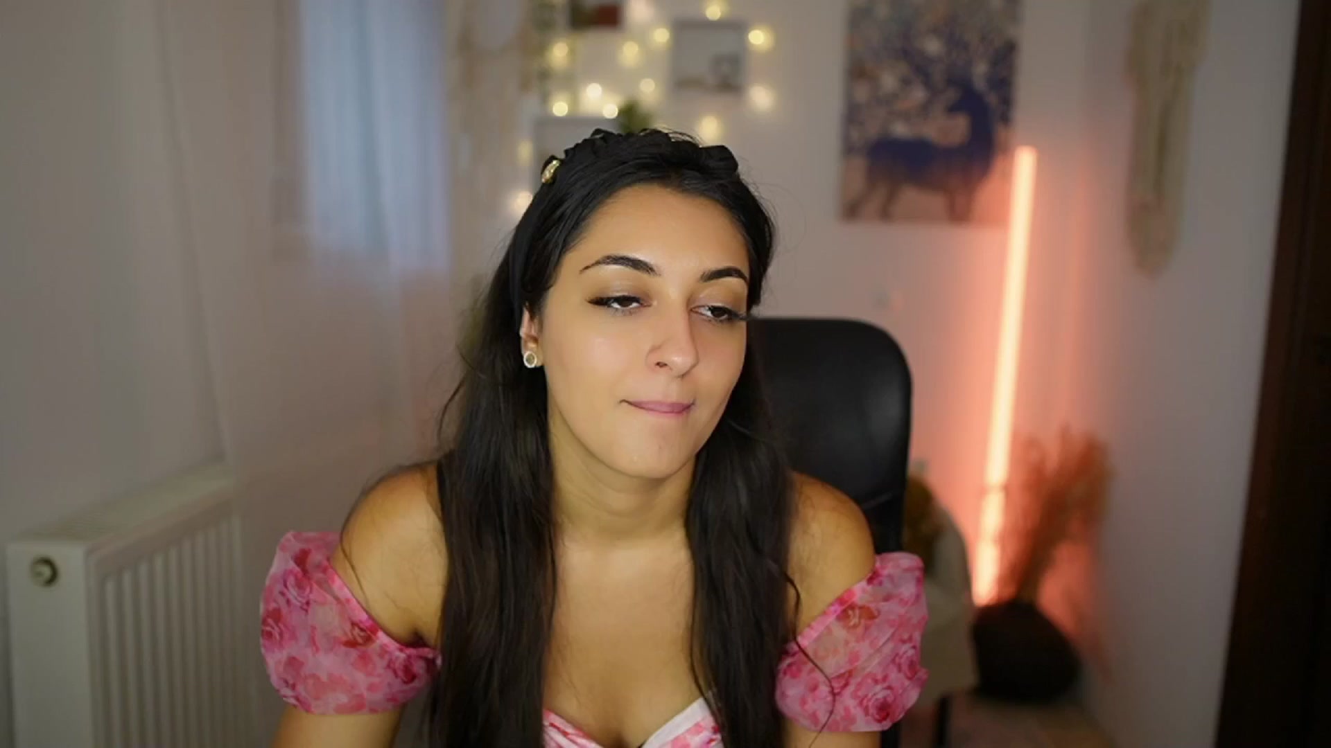 Gallery image thumbnail from Frida_Sante18's myfreecams stream on, 07/18/2024, 17:23 image 14 of 20