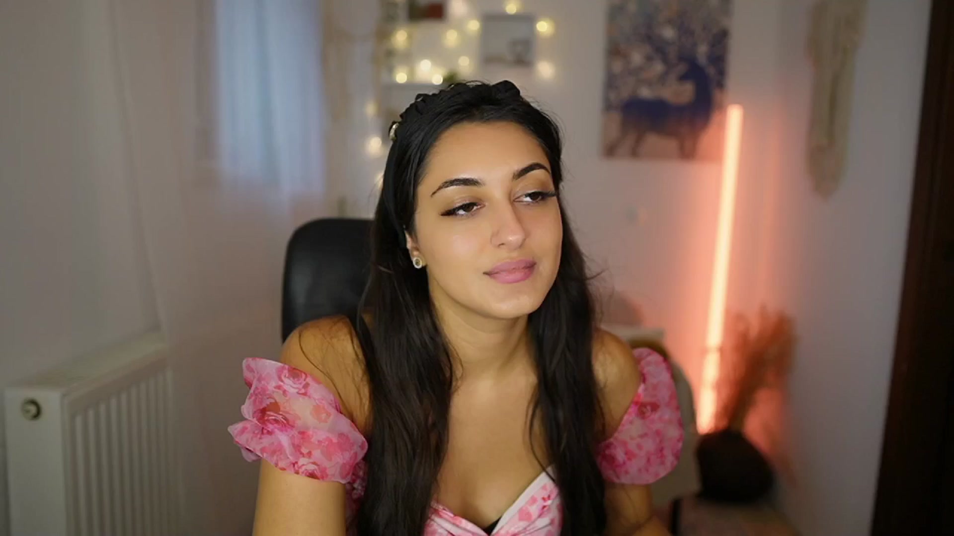Gallery image thumbnail from Frida_Sante18's myfreecams stream on, 07/18/2024, 17:23 image 5 of 20