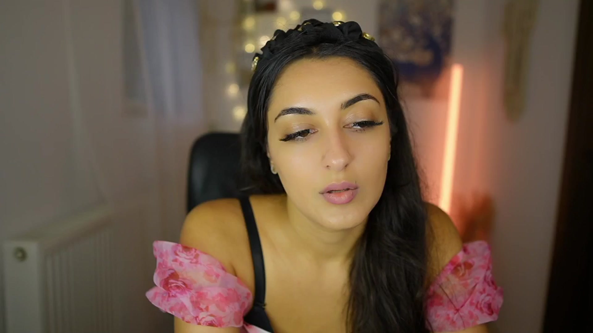 Gallery image thumbnail from Frida_Sante18's myfreecams stream on, 07/18/2024, 18:01 image 8 of 20