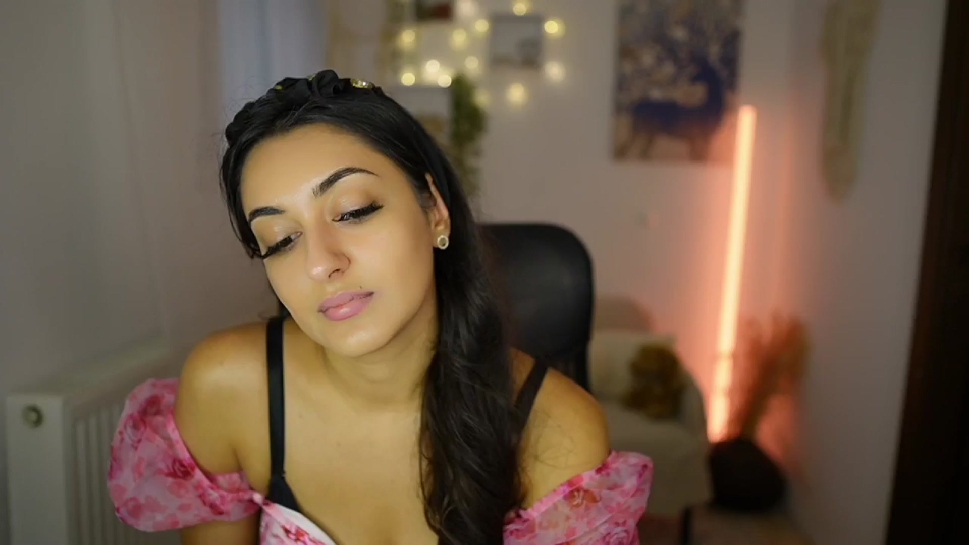 Gallery image thumbnail from Frida_Sante18's myfreecams stream on, 07/18/2024, 18:01 image 5 of 20