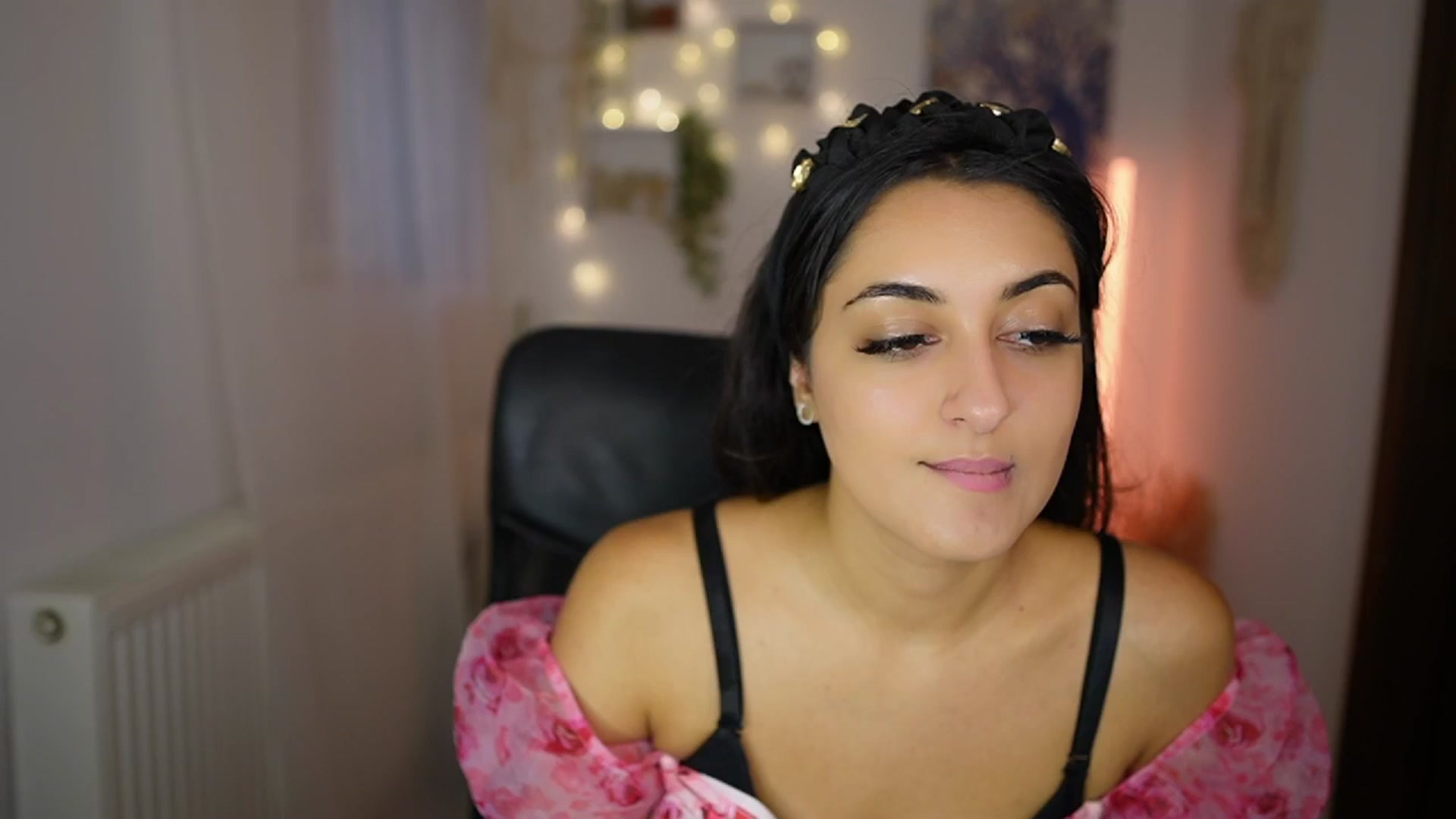 Gallery image thumbnail from Frida_Sante18's myfreecams stream on, 07/18/2024, 18:01 image 12 of 20